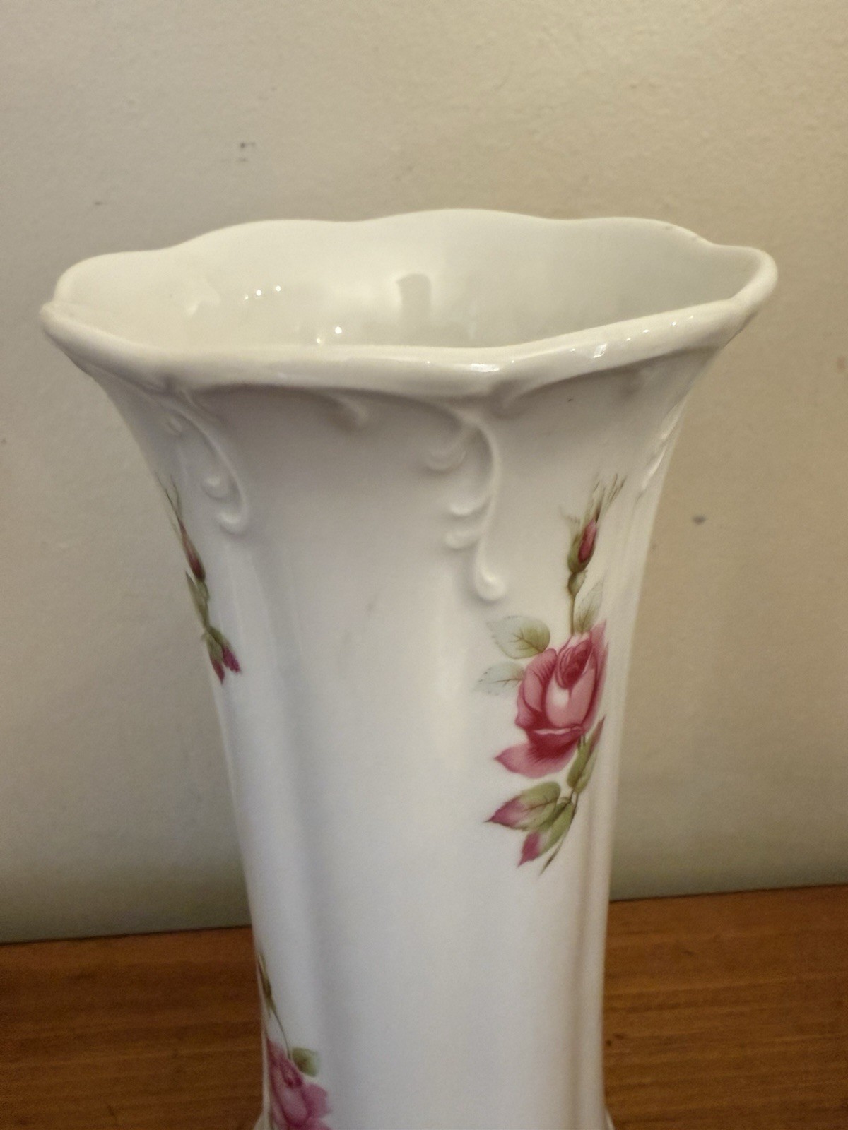 Vintage Rosenthal Germany Classic Rose 8″ Scalloped Bud Vase Porcelain