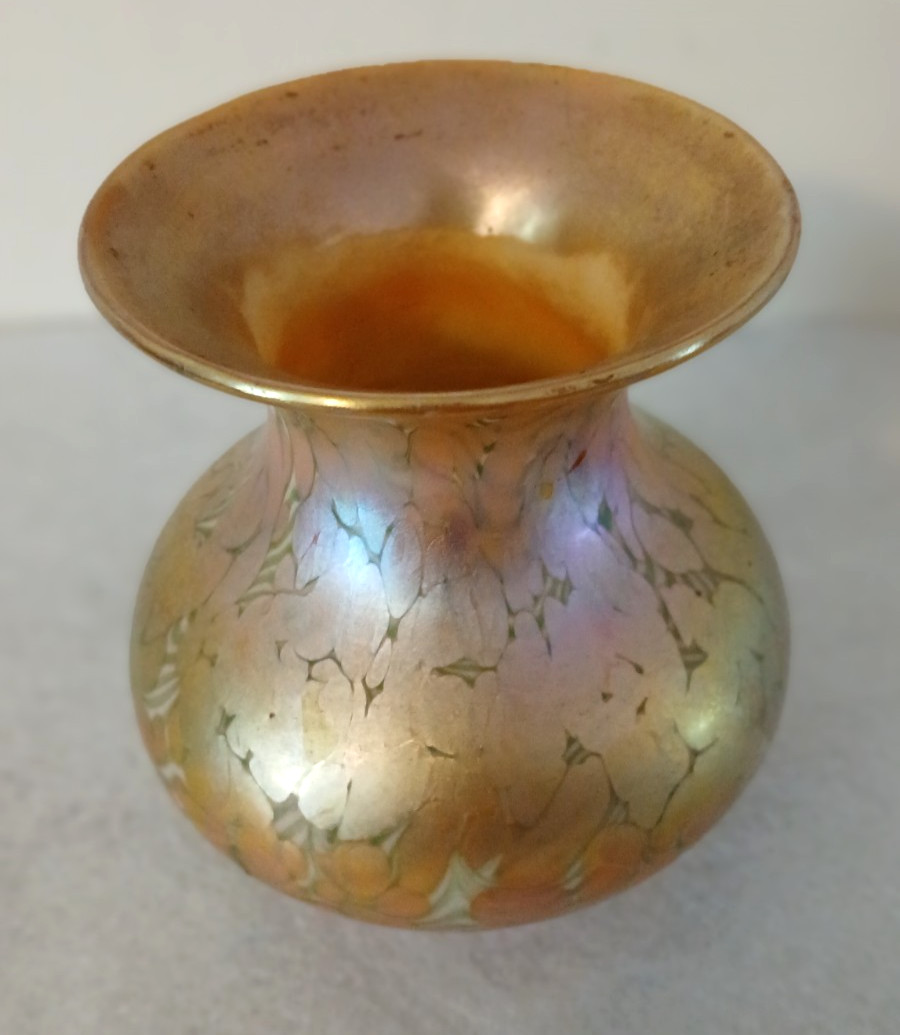 Antique QUEZAL Iridescent Gold Art Glass Bowl/Vase 4″ – Signed/Numbered