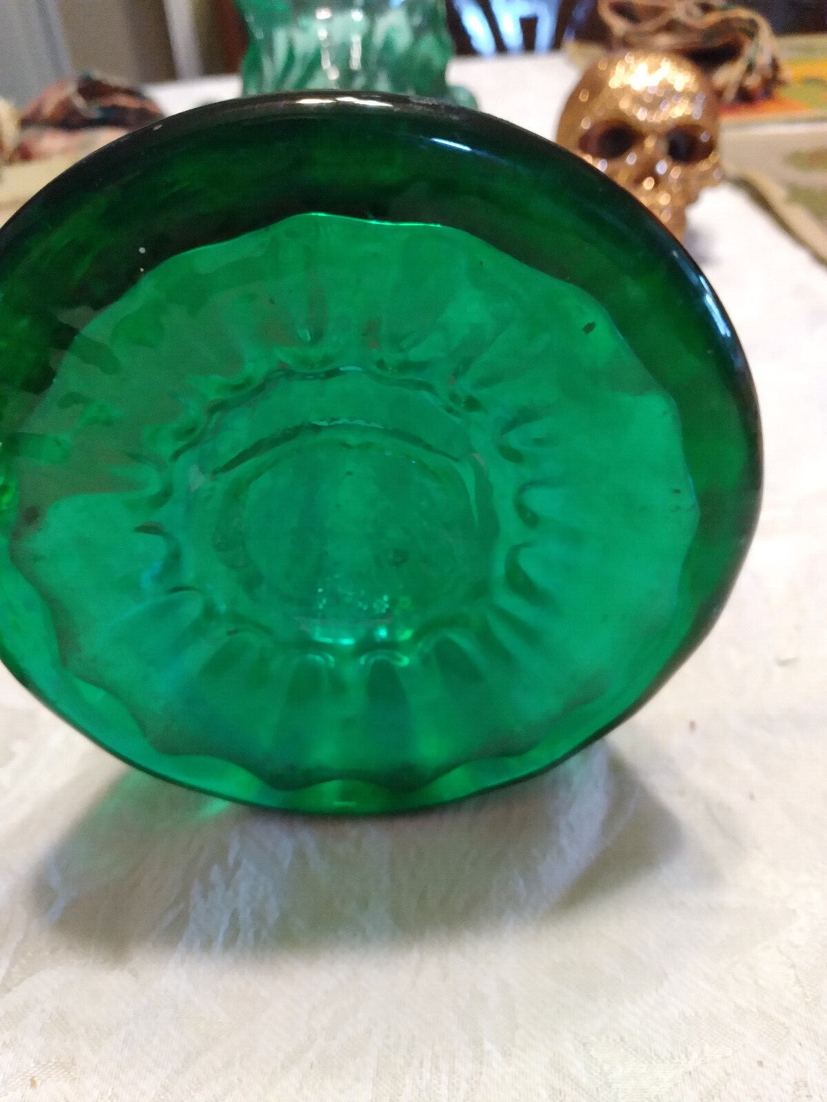 Green Vase Ruffled Top Hand Blown Ribbed Pattern 12 1/2″ tall no CHIPS/CRACKS.