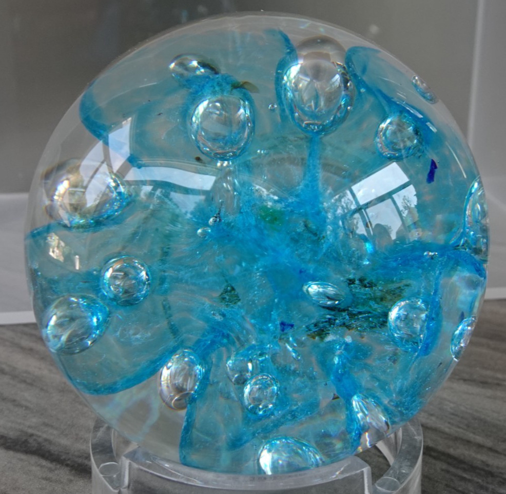 Signed 1981 Kerry Zimmerman Art Glass Blue Paperweight