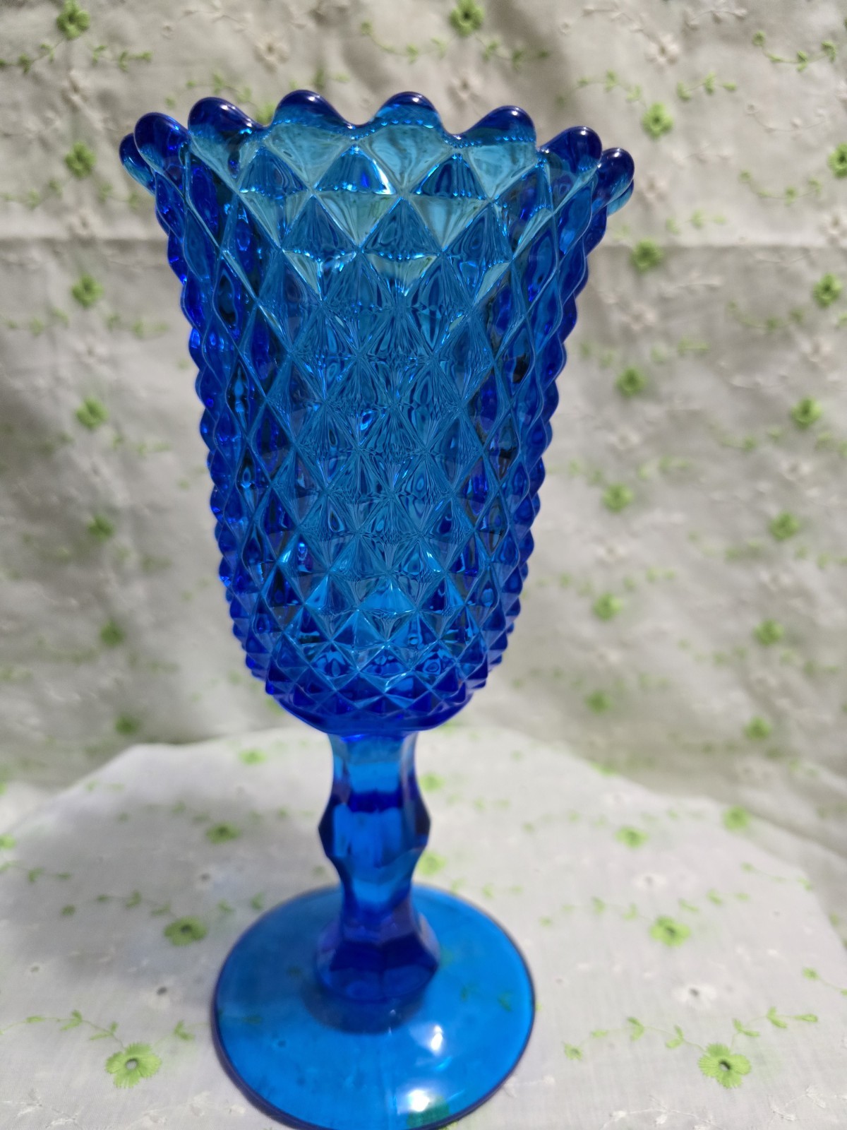 SALE! WAS 35 VTG MCM 9.25in TALL SAWTOOTH BERMUDA BLUE CELERY VASE WESTMORELAND