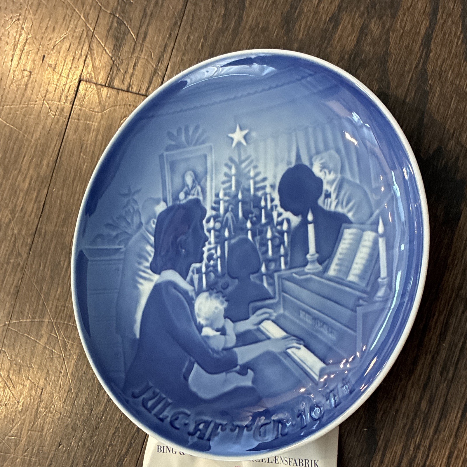 Bing & Grondahl B&G 1971 Jul Aften Christmas Collector Plate Blue/White Denmark