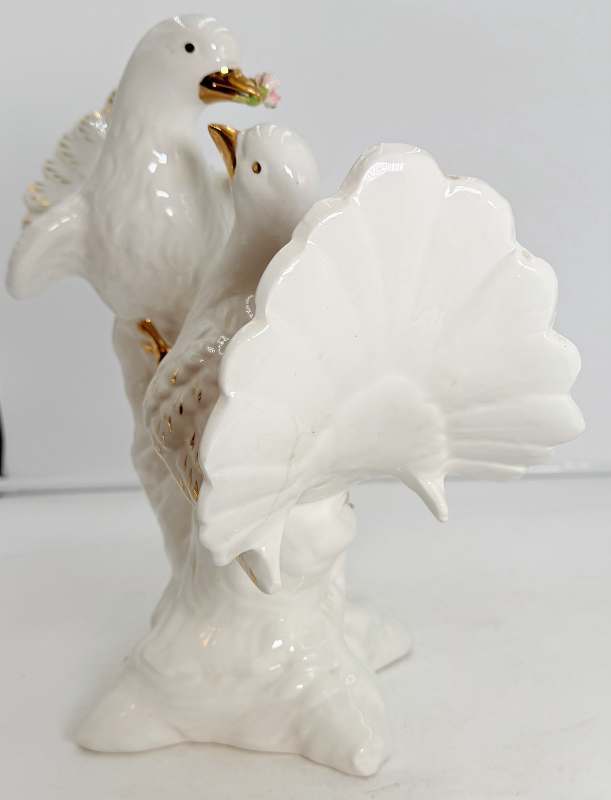 VINTAGE CAPODIMONTE LARGE DOVE LOVE BIRDS W FLOWER WEDDING FIGURINE STATUE 10″