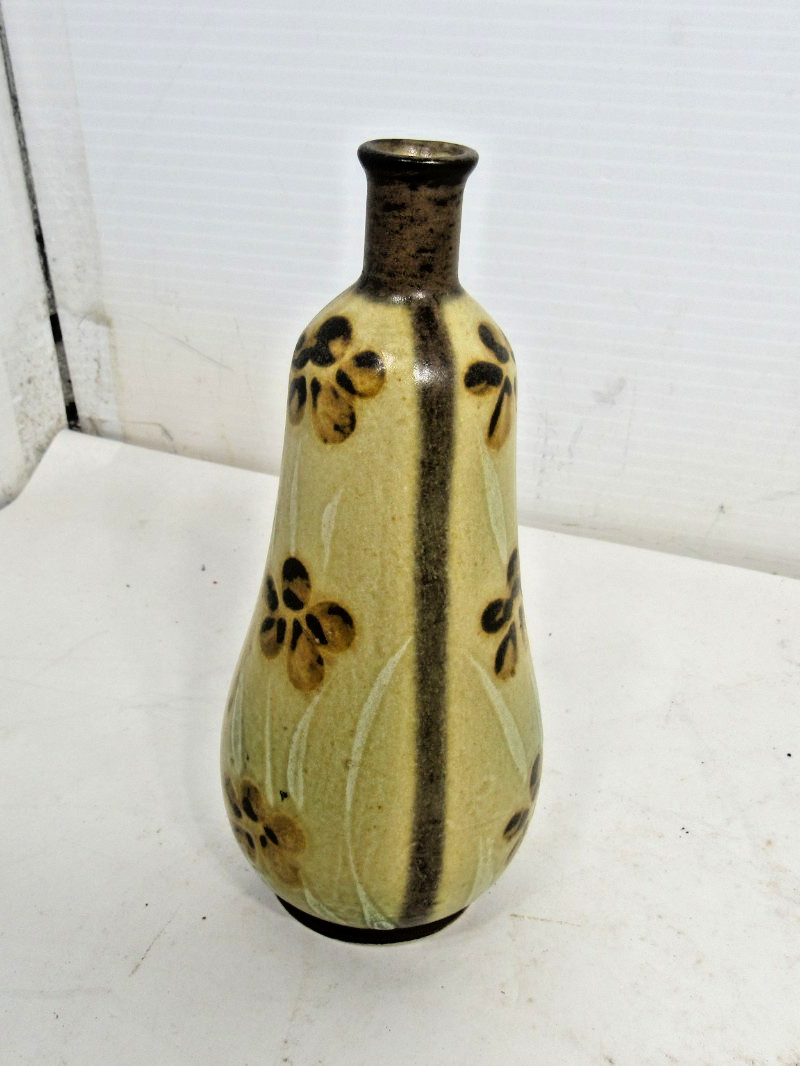 Studio Art Hand Made 6.75″ Tall Bud Vase Floral Design