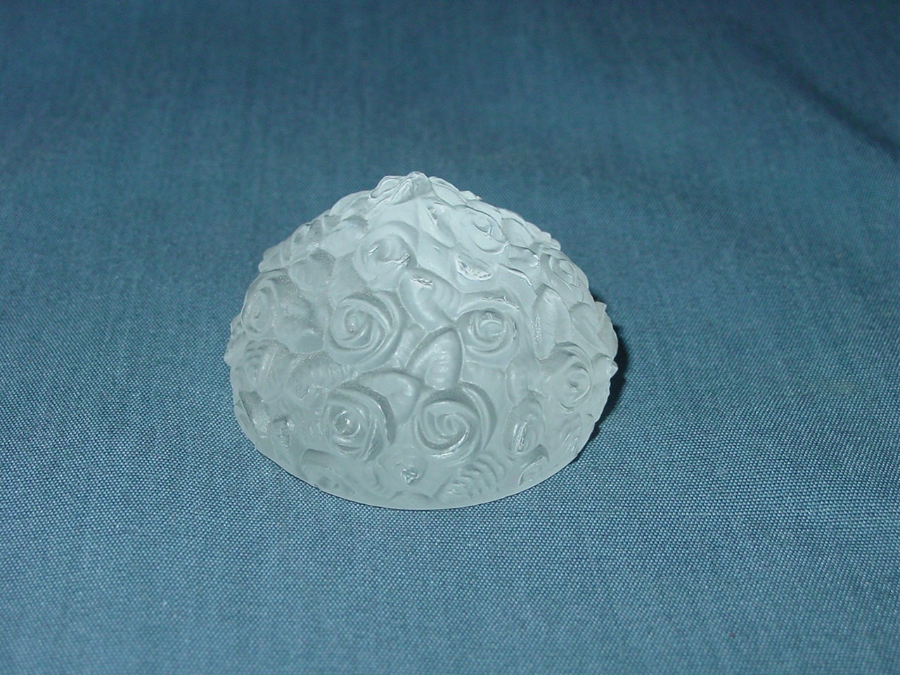 Vintage Frosted Glass Floral Rose Design Paperweight France?