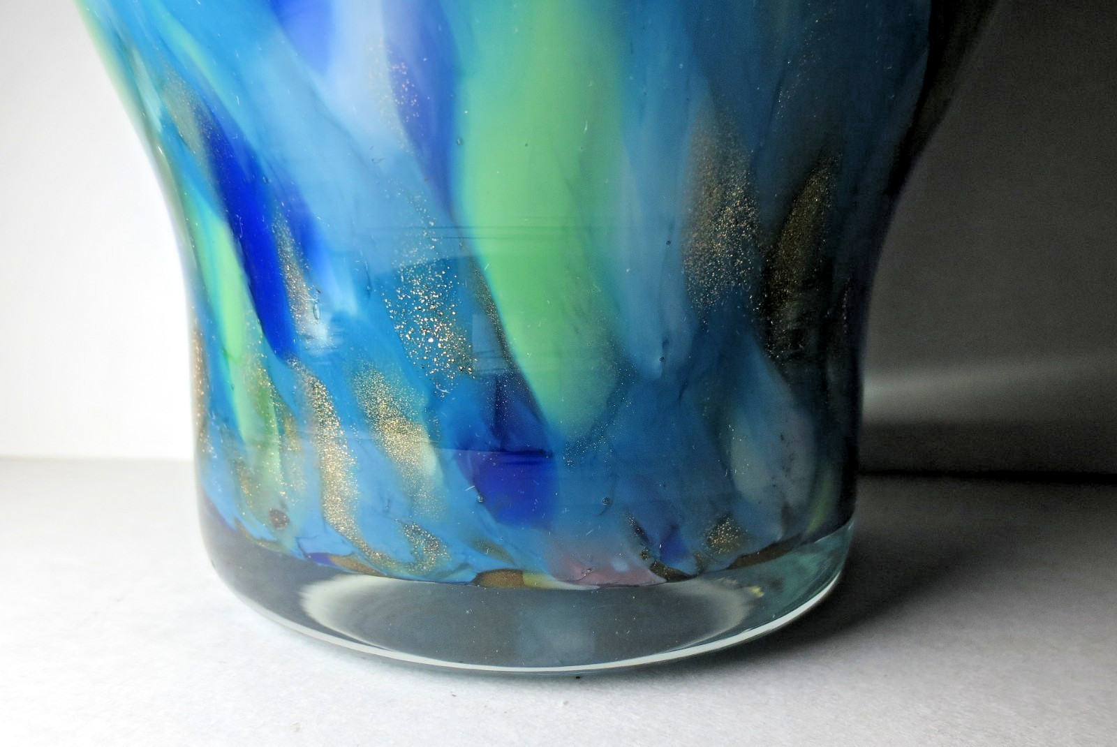 LOW PRICE SEXY SHAPE “CZECH BOHEMIAN” FLARED RIM w CLEAR BOTTOM BLOWN GLASS VASE