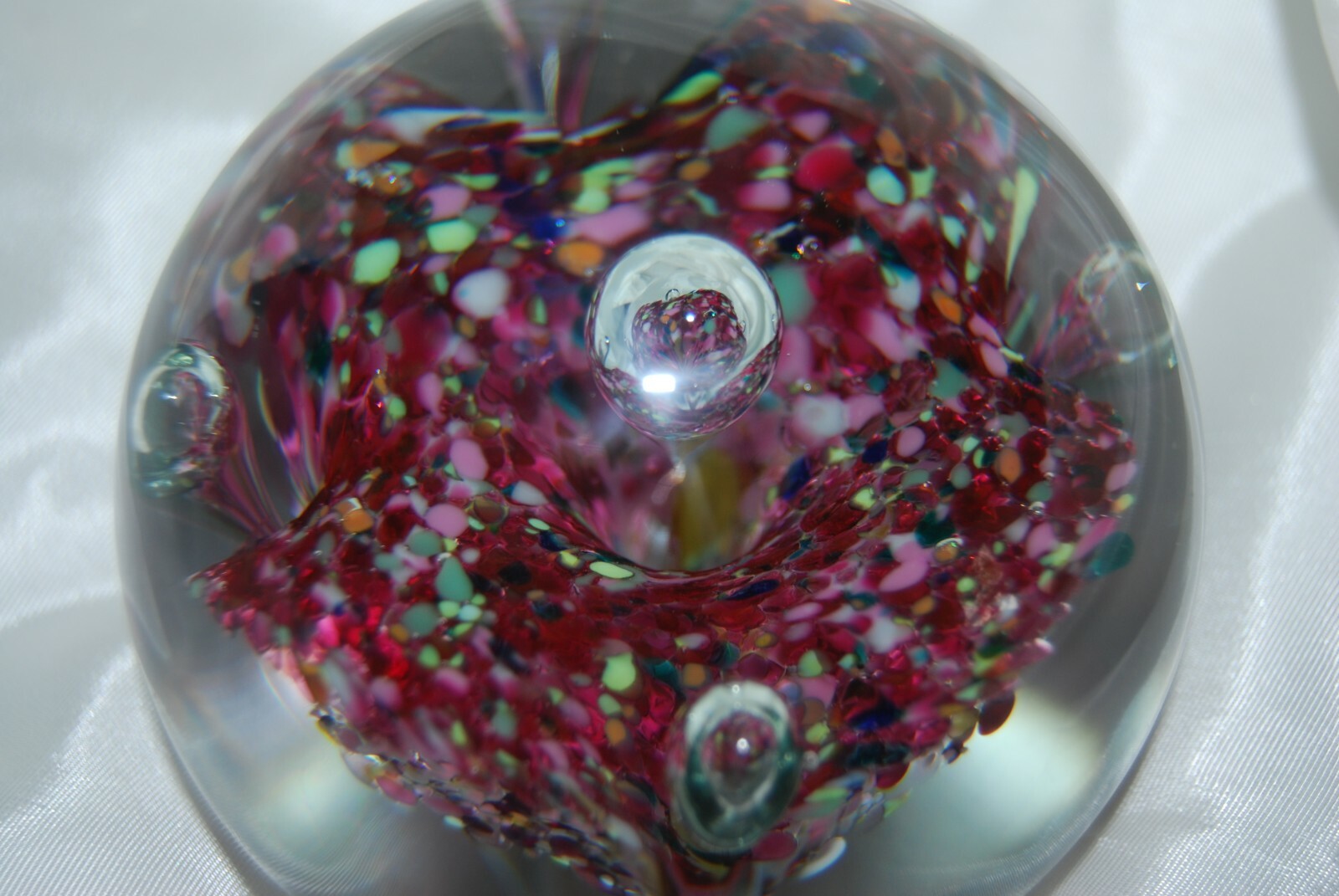 VTG HAND BLOWN PAPERWEIGHT TRUMPET FLOWER MULTICOLOR CONFETTI CONTROLLED BUBBLES