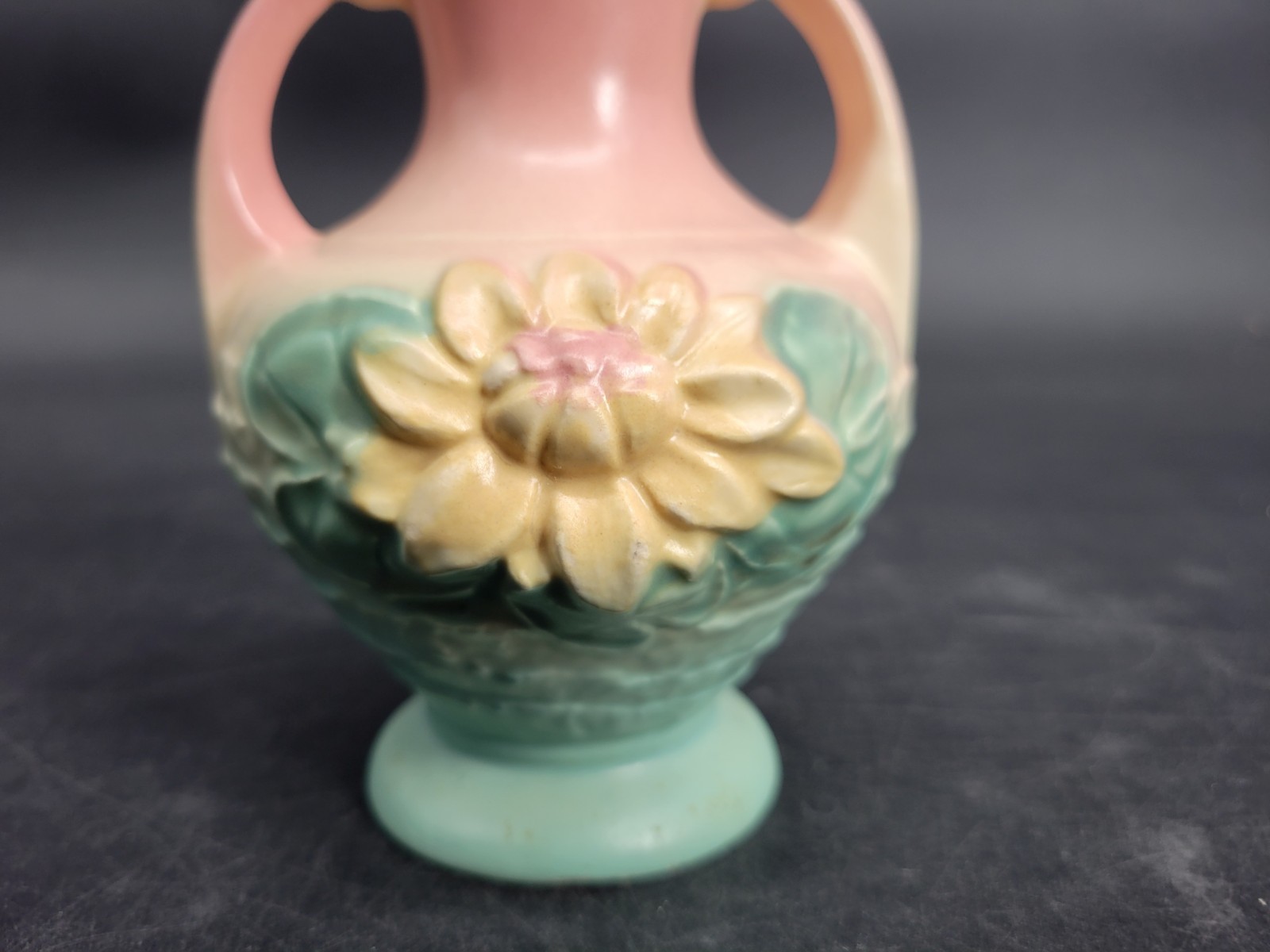 Vintage 1940s Hull Pottery U.S.A. Water Lily Line L-2 5 1/2 Inch 2-Handled Vase