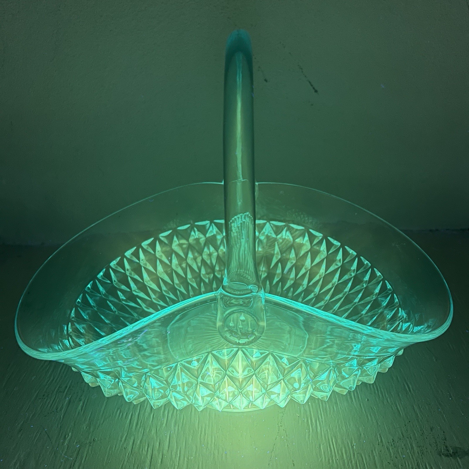 Vintage Indiana Manganese Glass Large Tiara Blue Diamond Point Canterbury Basket