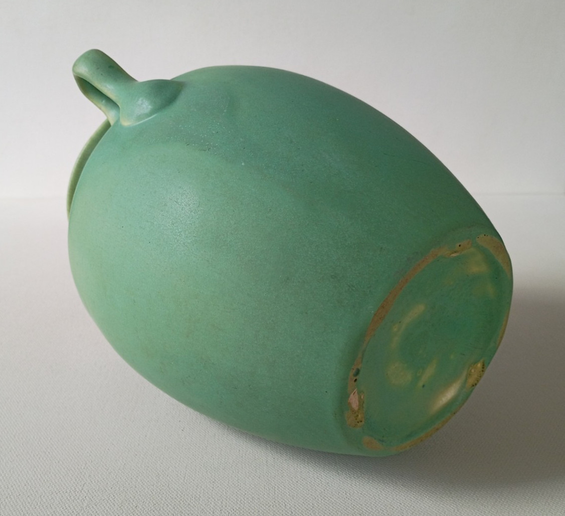 AMERICAN ARTS & CRAFTS MATTE GREEN TWO HANDLE 8″ VASE