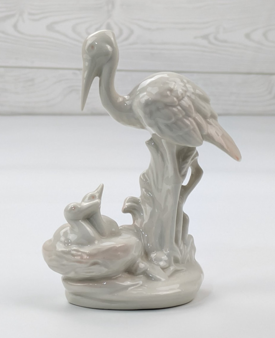 Vintage Signed Heron Crane Porcelain Figurine w/Babies in Nest 6″ Tall