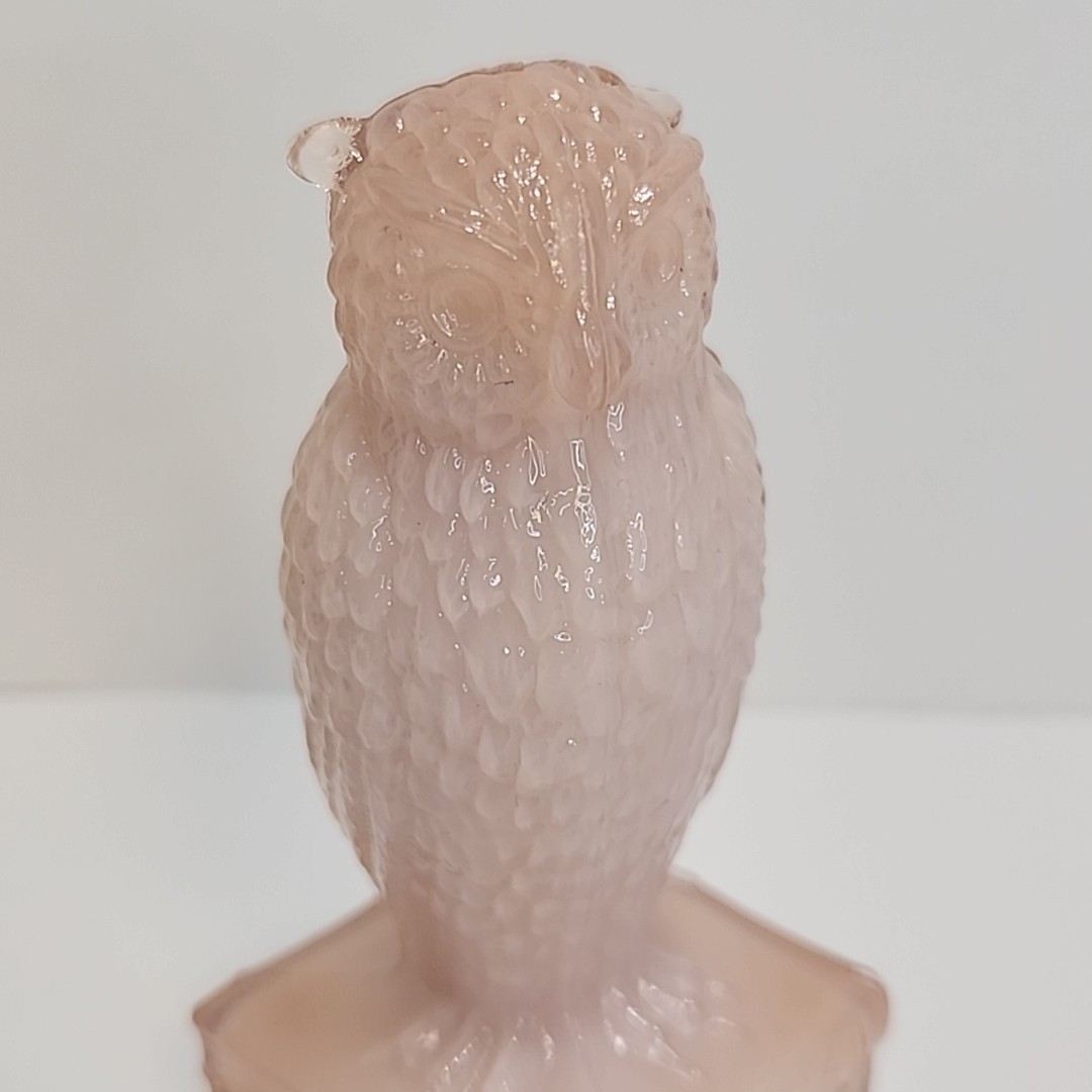 Degenhart Glass Wise Owl Milk White Pale Pink Peach Slag Glass Figurine