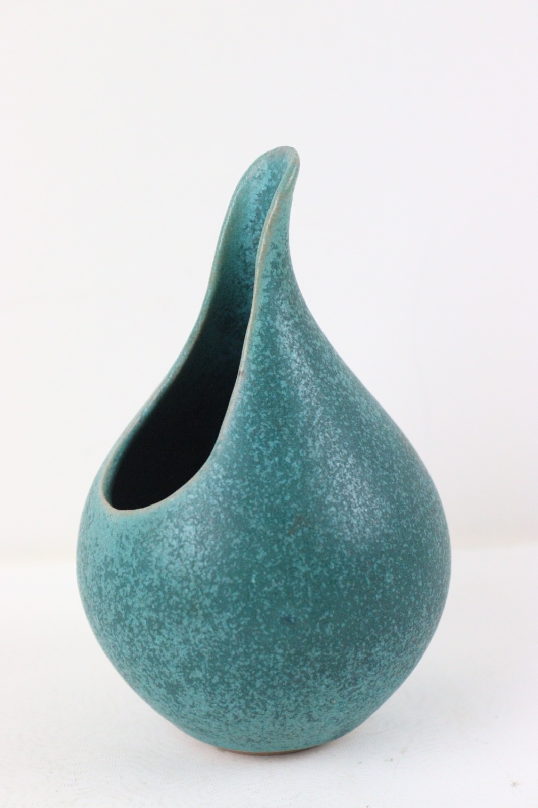 MCM studio pottery teardrop shape cream jar vase 5.5″ HCV26 #49