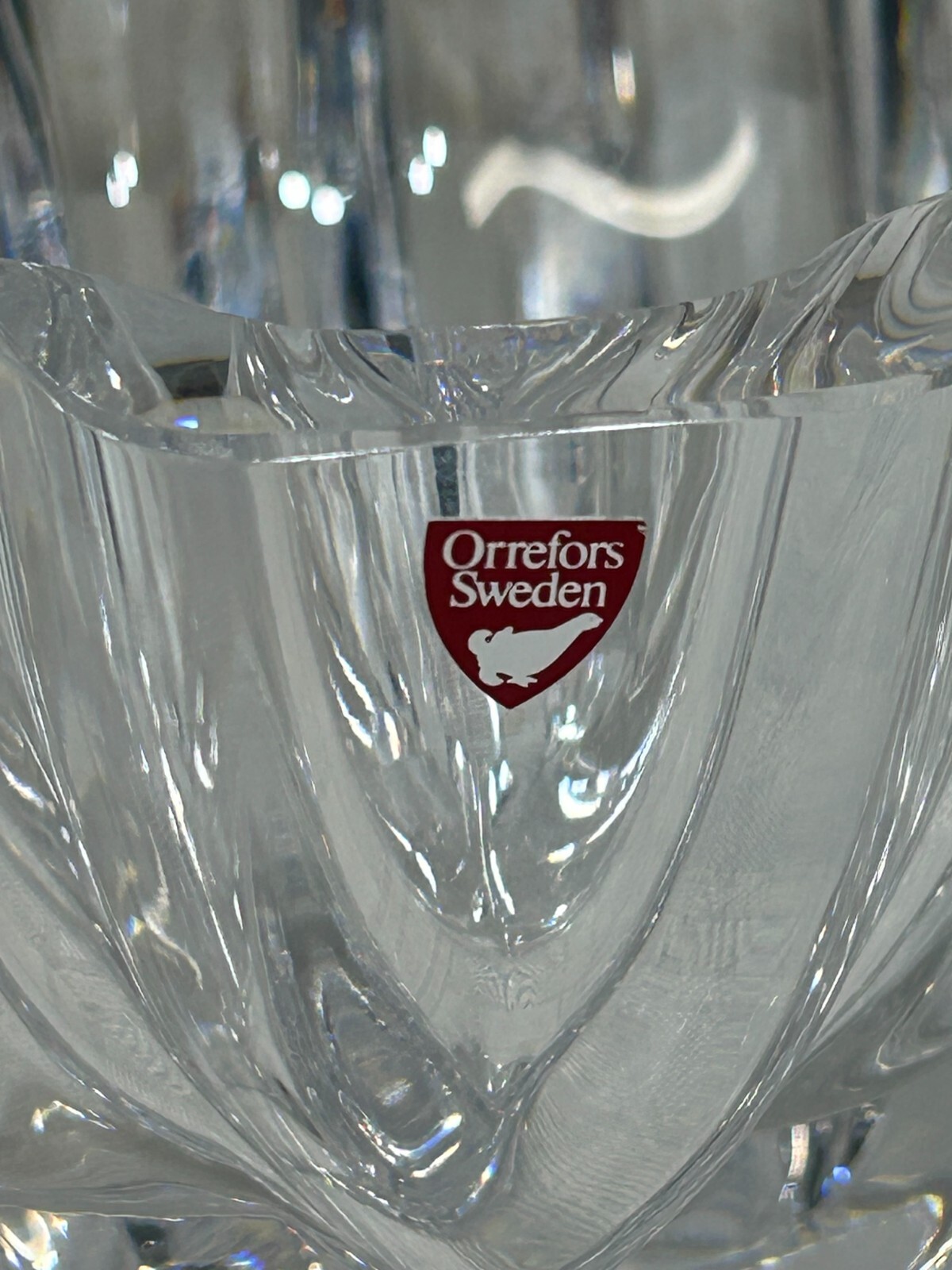 EXQUISITE ORREFORS CRYSTAL CENTERPIECE BOWL SIGNED & NUMBERED BY LARS HELLSTEN