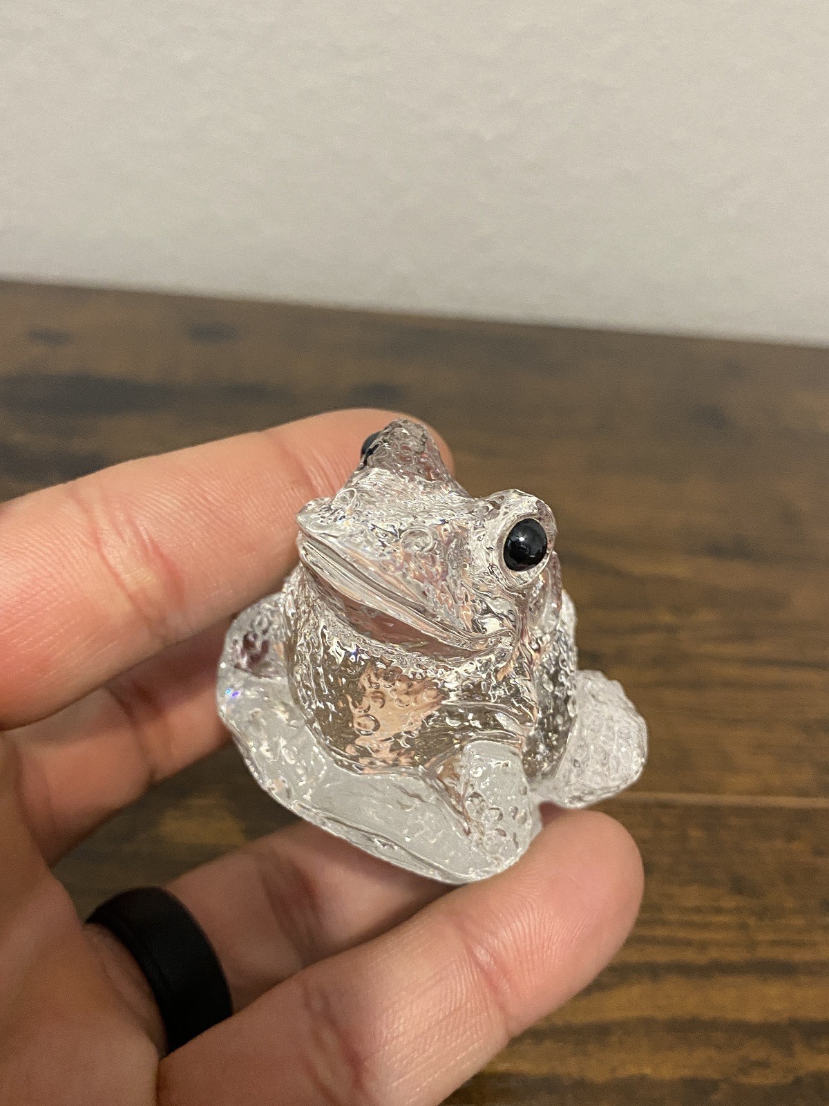 Clear Realistic Looking Crystal Art Glass Frog Paperweight 2.25″L