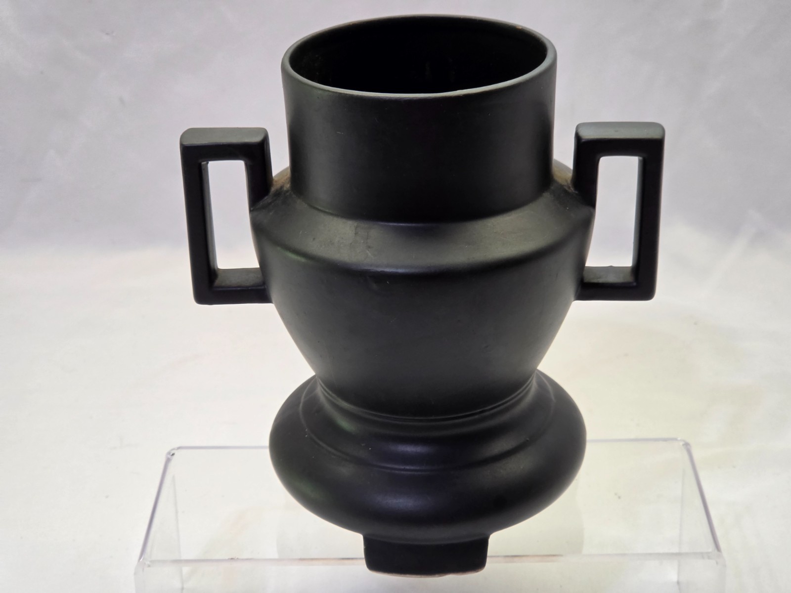 Rubens Japan Black Pottery Urn Vase #421 Greek Key Handles 6.75″