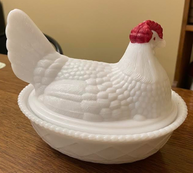 Vintage Westmoreland White Milk Glass Chicken Hen on Nest Covered Dish 8″