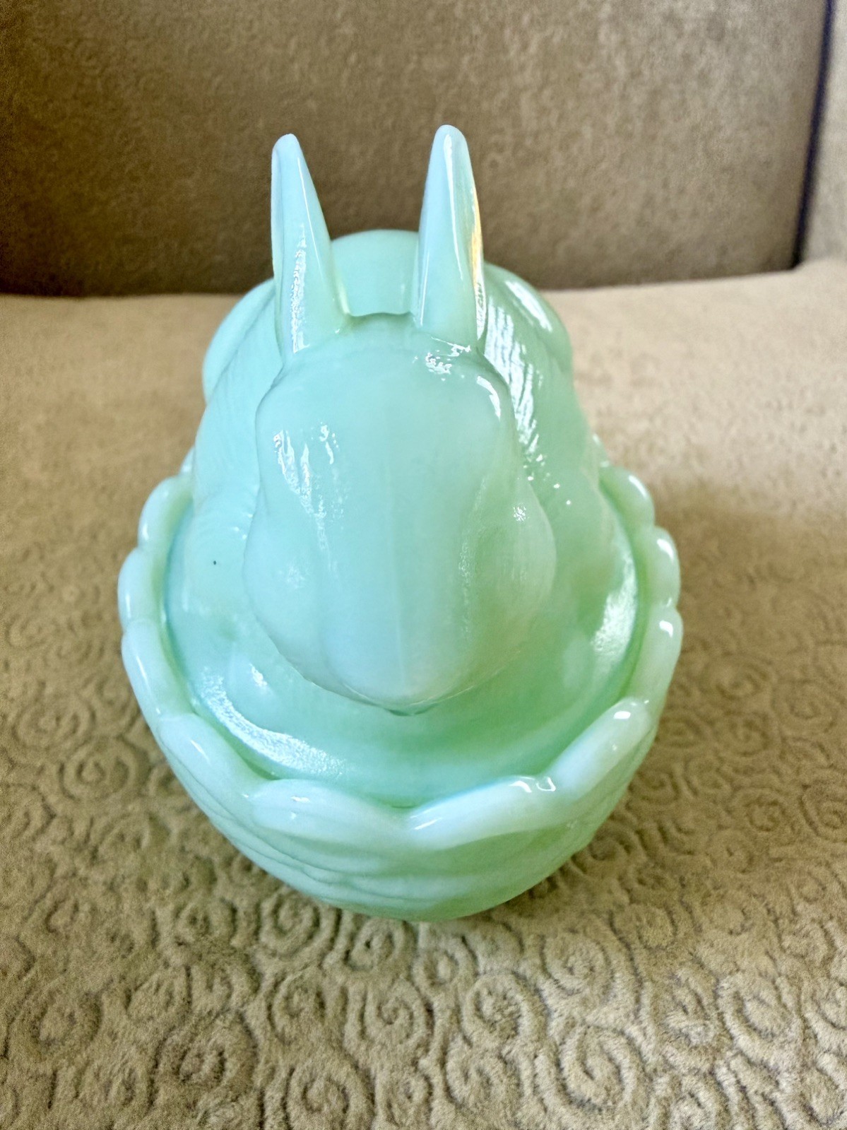 Collectible Mosser 4″ Green Jade Jadeite Rabbit on a Nest Basket Figurine