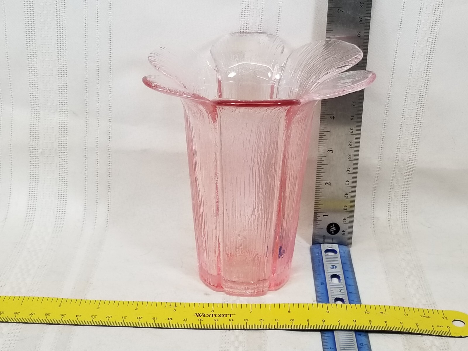 Vintage Viking Pink Glass Vase Made In USA Flower Petals Shape 6 1/4″