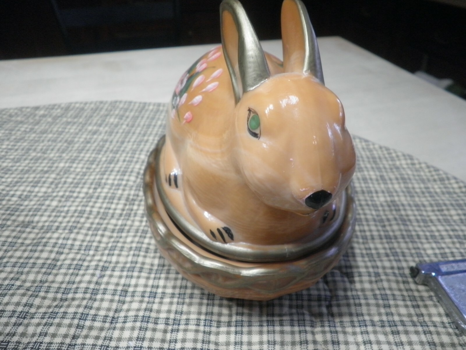 Rare Vint L. E. Smith Slag Glass Hand Painted Rabbit Bunny on Nest 7″