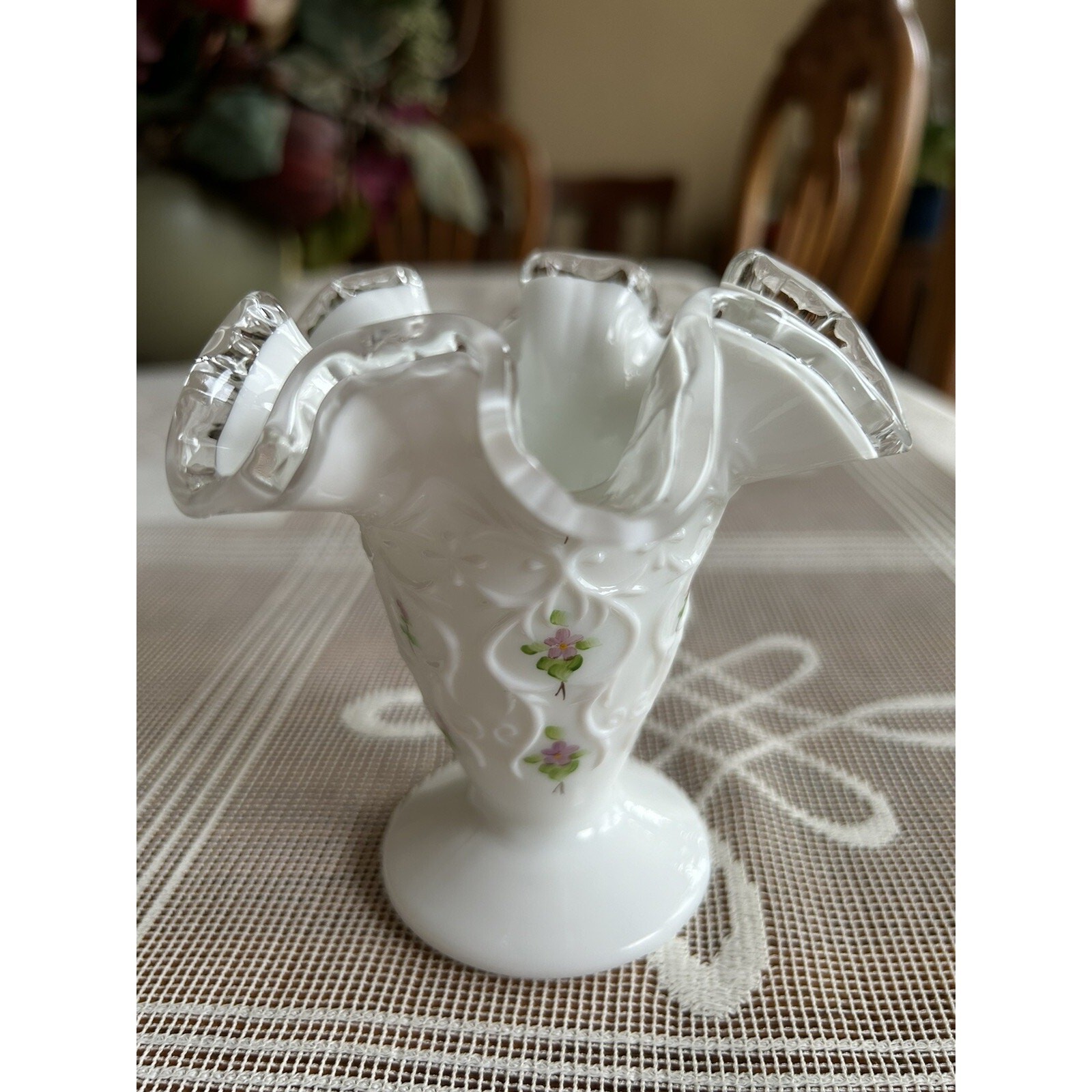 FENTON SILVER CREST SPANISH LACE VIOLETS IN SNOW RUFFLED VASE SIGNED HAND PAINT