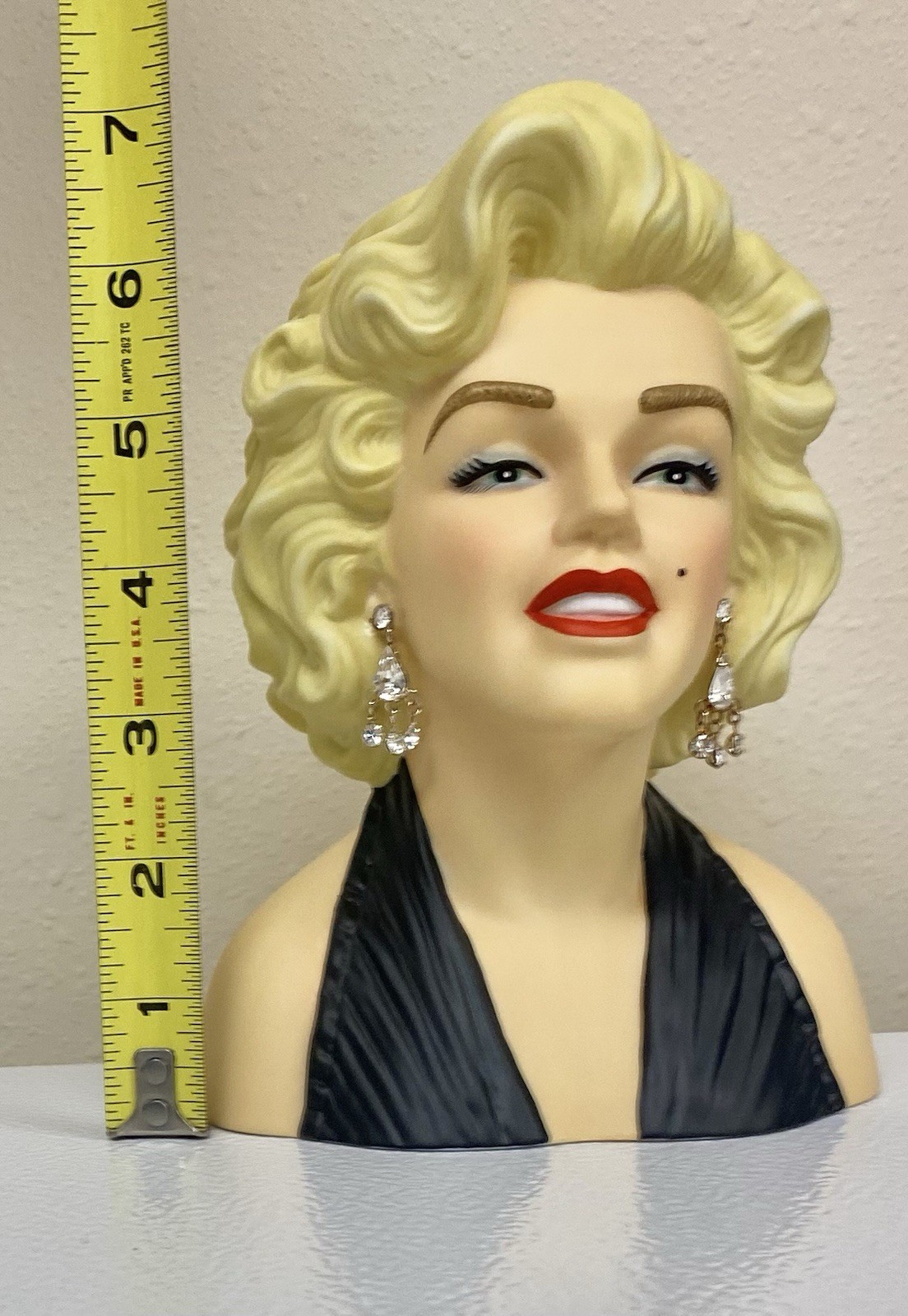 Marilyn Monroe 7” Porcelain Head Vase Black Dress Original Box & Earrings MINT