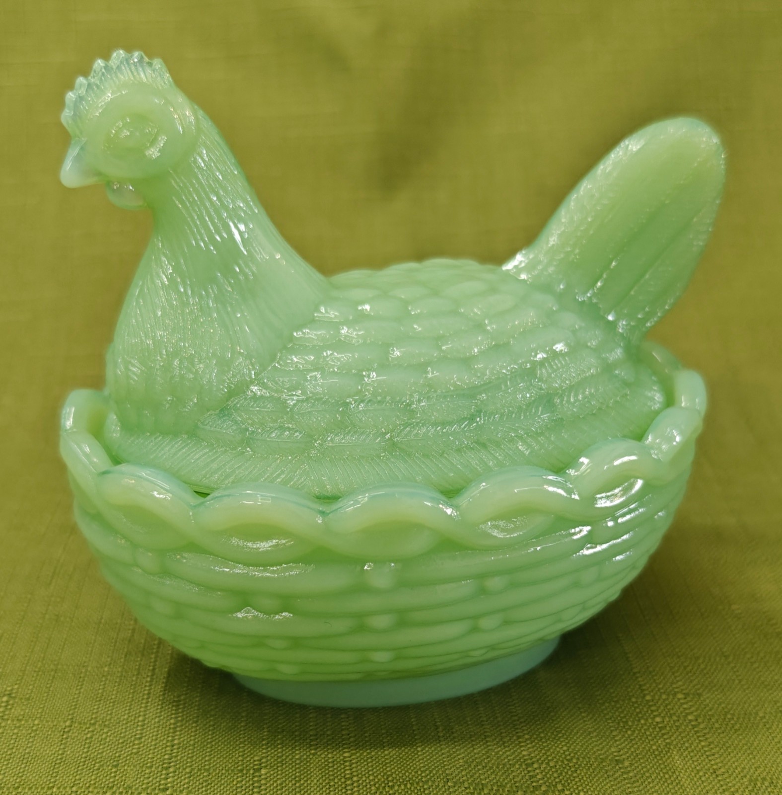 Mosser JADE/JADEITE Green Glass 4″ Chicken/Hen on Nest Basket LG Wright