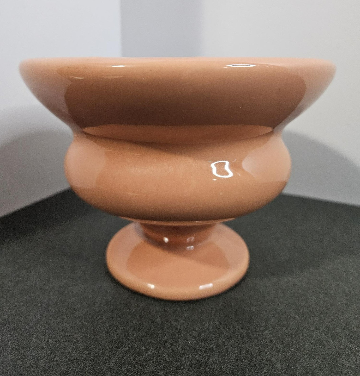 Vtg. Haeger Footed Flower pot, Pretty Peach / Burnt Orange 4.5″ T x 6.25″ dia.