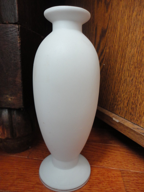 Lefton Floral Vase 1197 Flat finish 7-1/2 in Tall Vintage