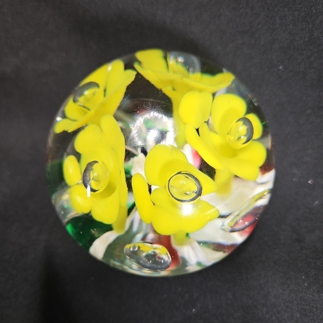 Vintage Art Glass Paperweight Spring Flower Calla Lily Controlled Bubble 3.25”