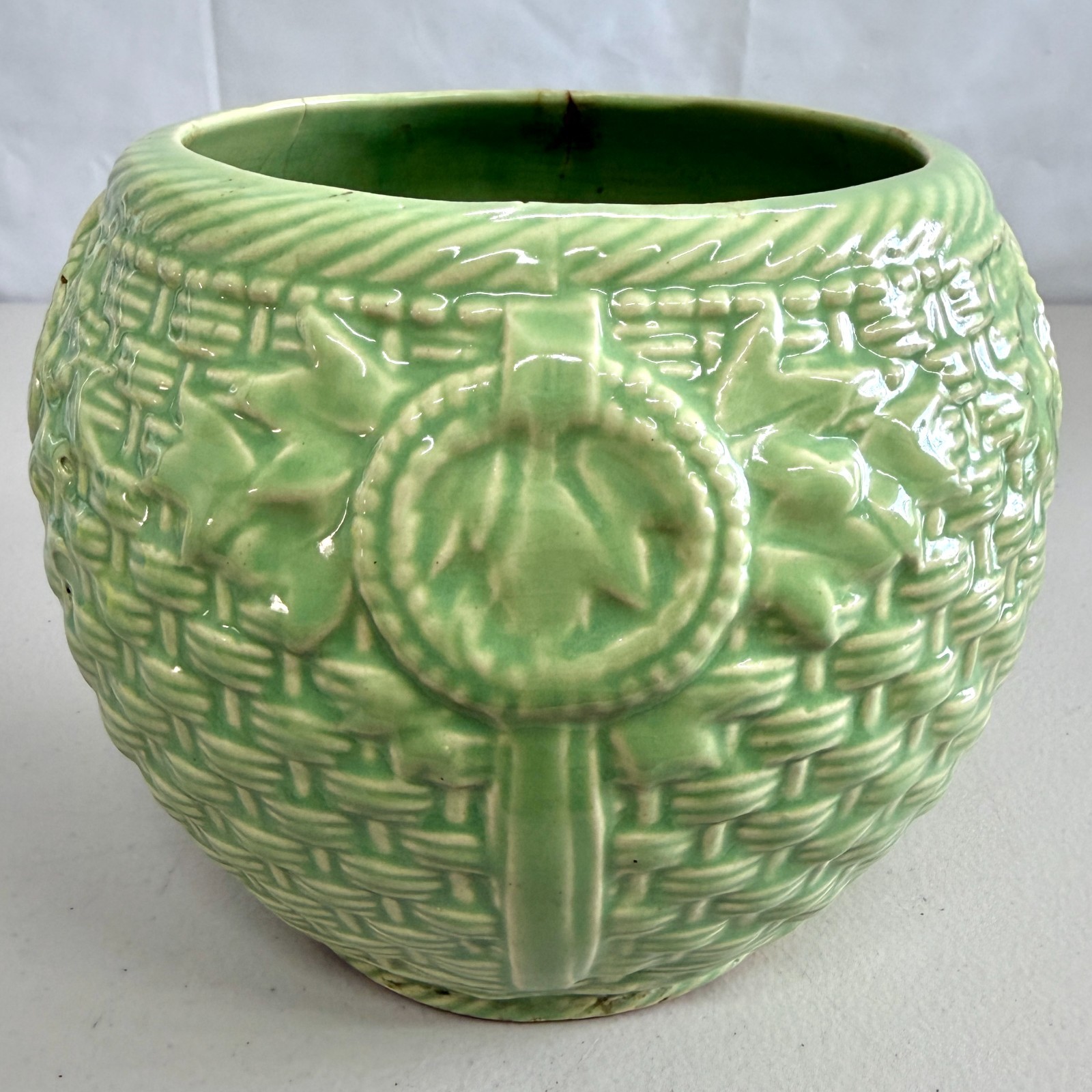 Vintage McCoy Seafoam Green Basketweave Leaf Berry Jardiniere Planter 6in