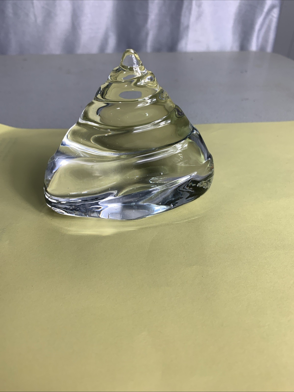 seashell paperweight clear glass 3 1/2 Wide 3 Inches Tall