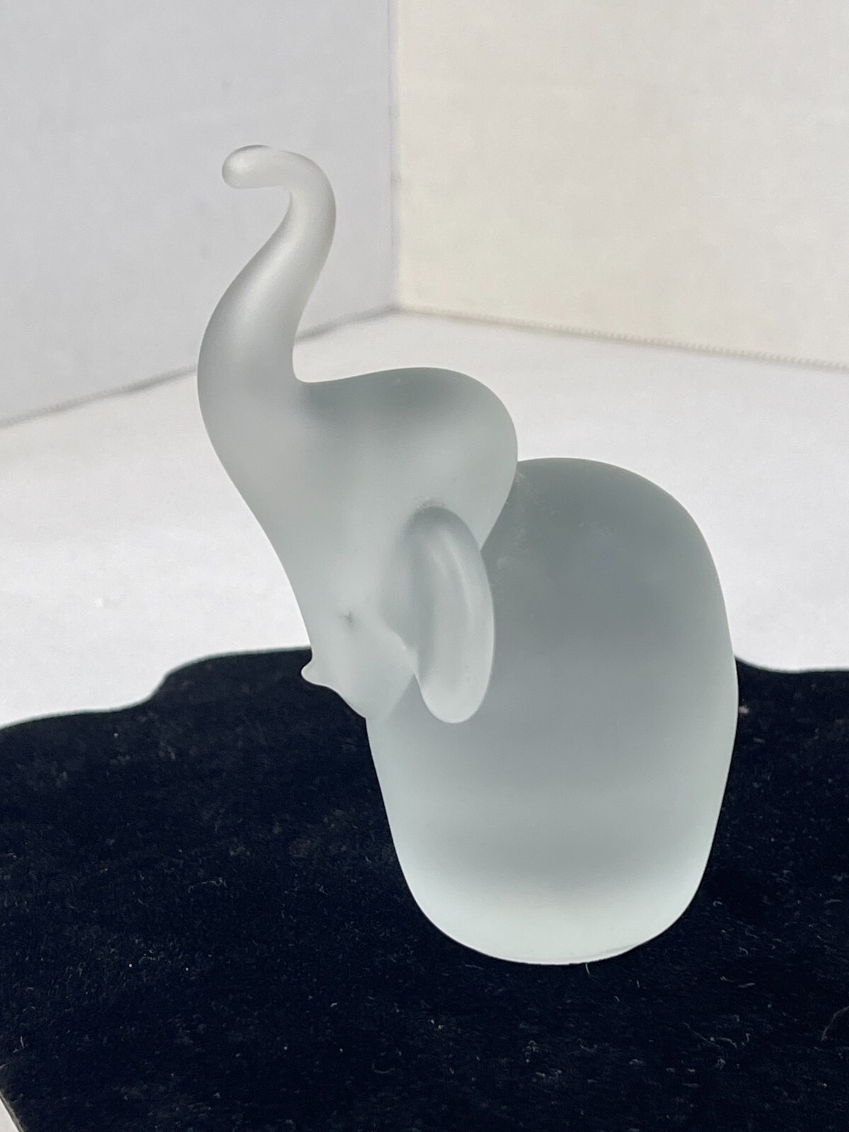 Frosted Crystal Glass Elephant Paperweight Figurine