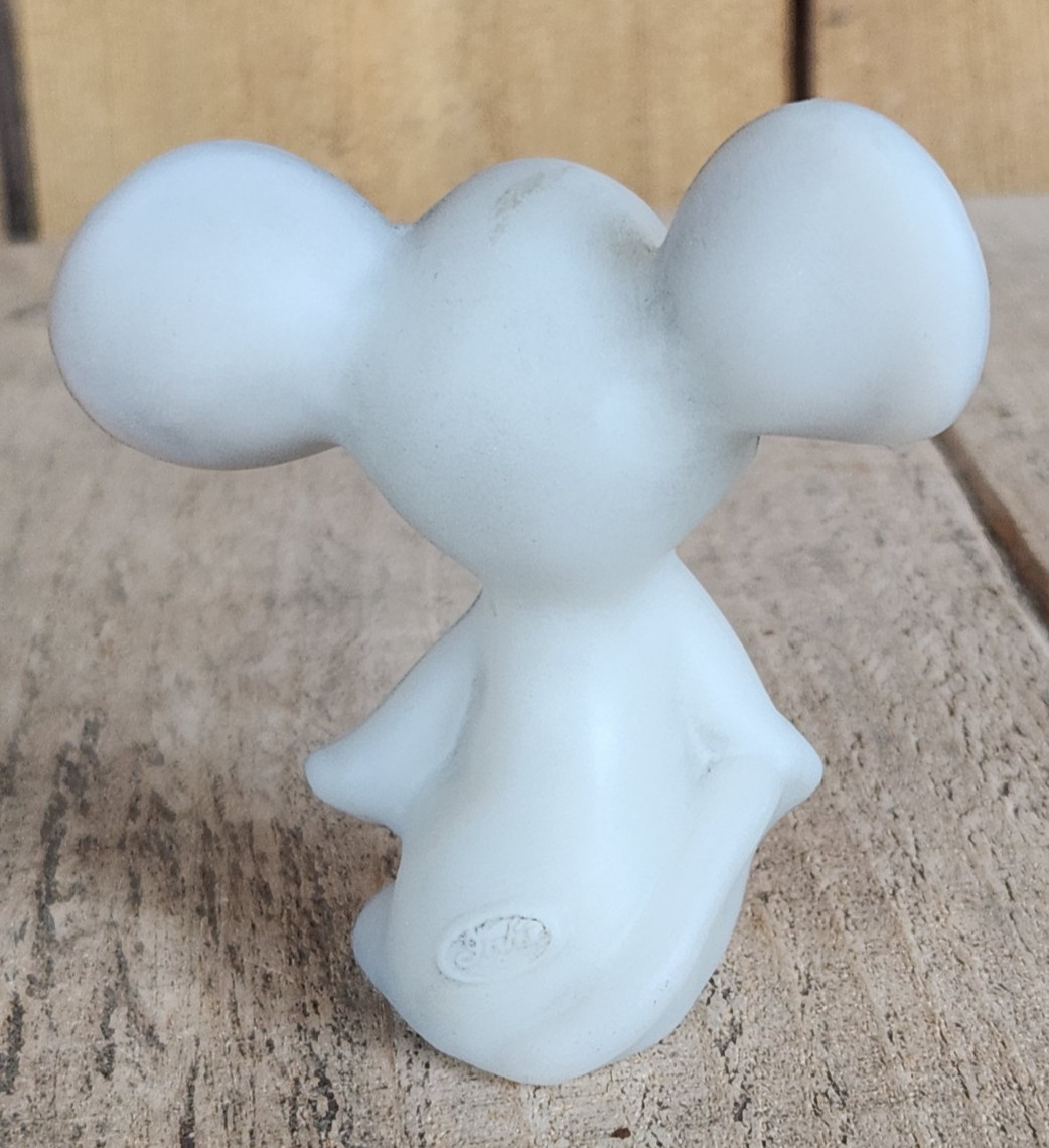 Adorable Vintage Hand Painted Fenton Satin Art Glass Big Ear Bucktooth 3″ Mouse
