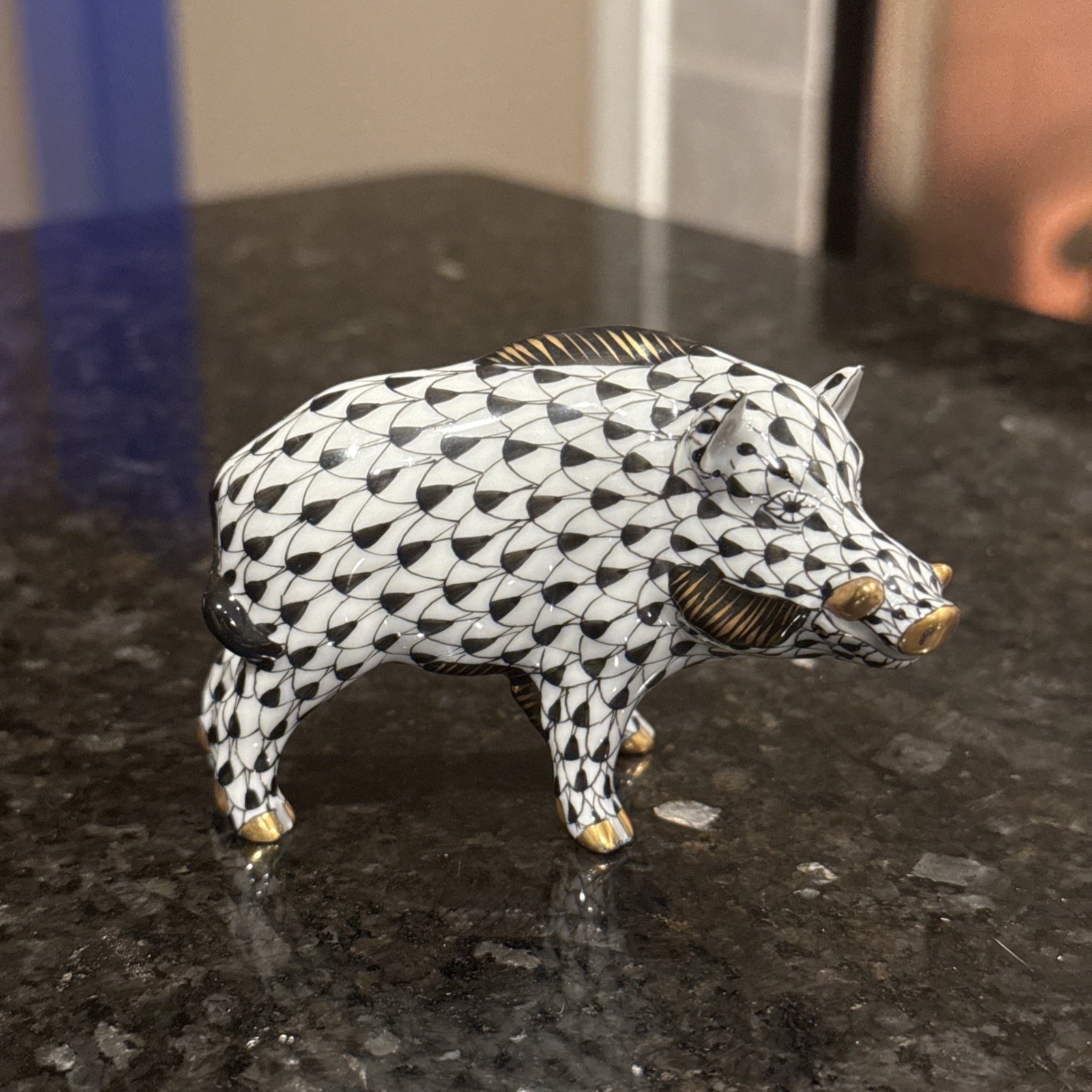 AUTHENTIC HEREND Razor Back Boar Black Fishnet Pig Figurine GOLD RARE 15507 🔥