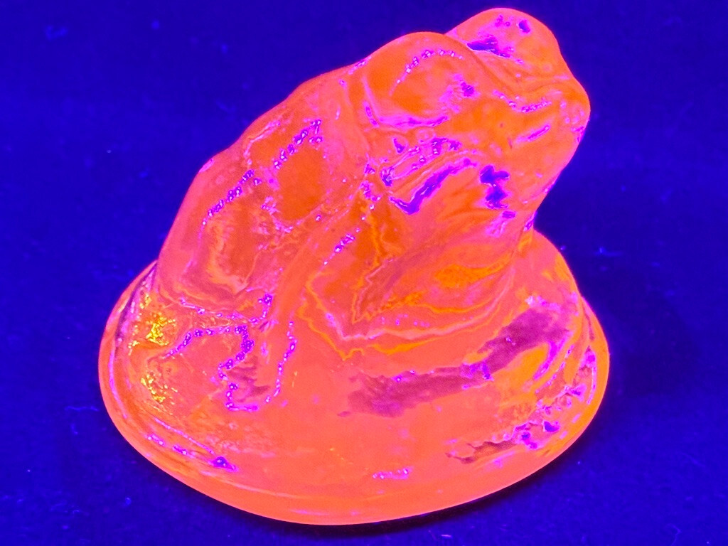 Green Vaseline uranium glass Frog Toad paperweight selenium glow magnesium fish