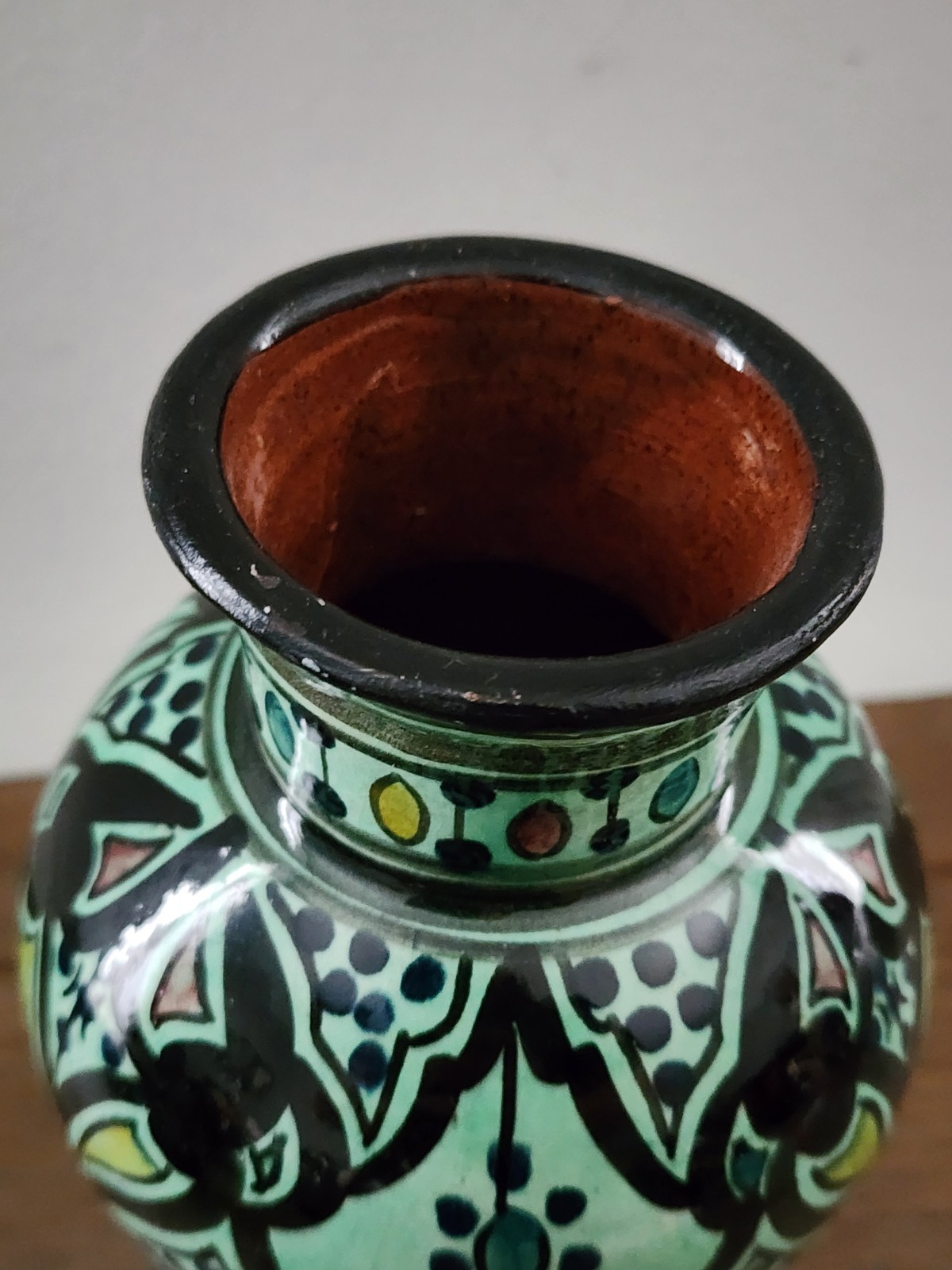 Vintage Signed Safi Moroccan Morocco Hand Painted Glazed Terracotta Vase 6.75″