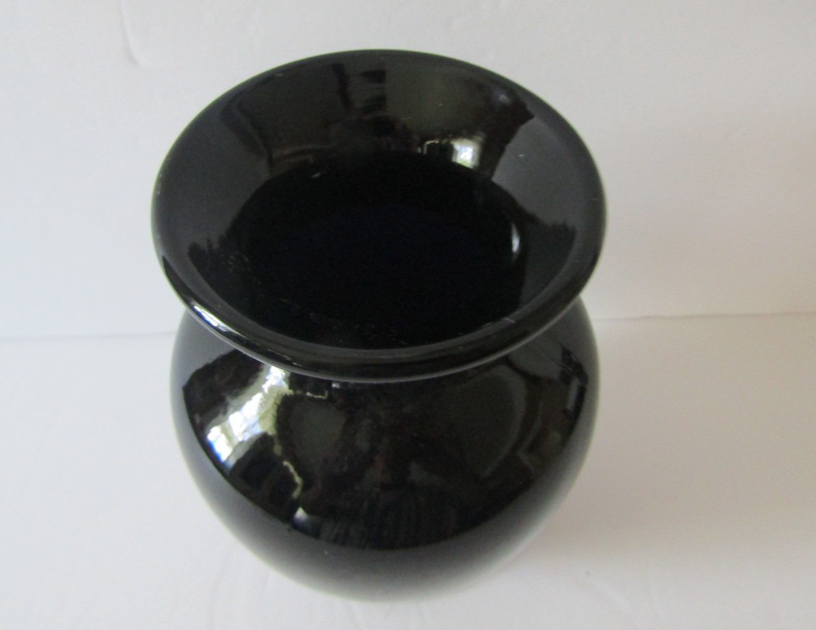 Fenton Art Glass 1980s Black Amethyst 6 1/2″ Tall Round Plain Vase Unpainted