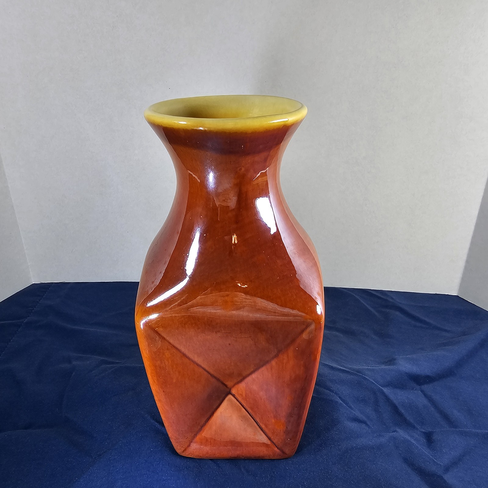 Red Wing Pottery Vintage 1633 Brown Speckled Belle Kogan Vase, Classic