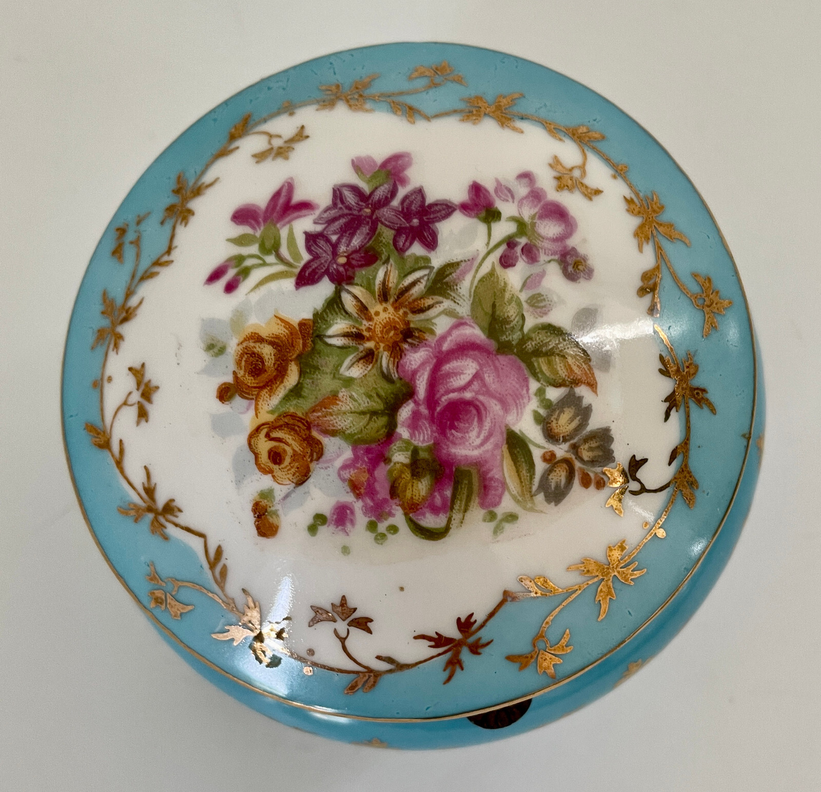 Vtg Nancy Pew Pedestal Trinket Box Hinged Lid Floral Blue Ceramic 3 Feet Japan