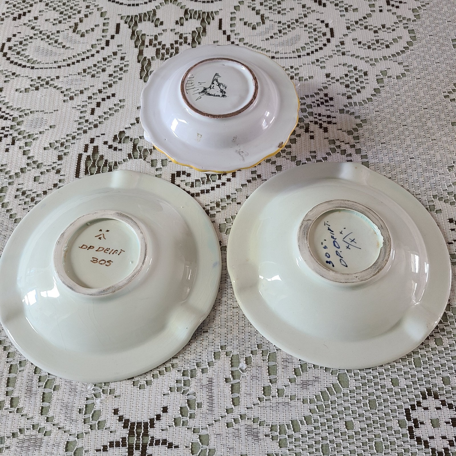 3 floral VTG Signed Ashtrays 2 DP DELFT 305 Glazed Pottery, & One ITALY.