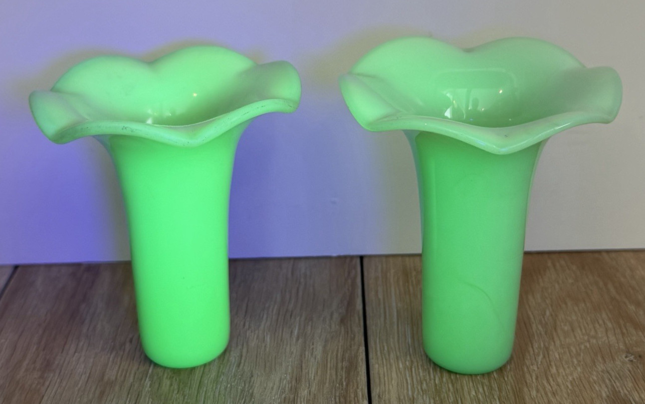 2 McKee Jadeite Green Small Ruffled Car Vase Or Epergne Jadite Uranium Glass