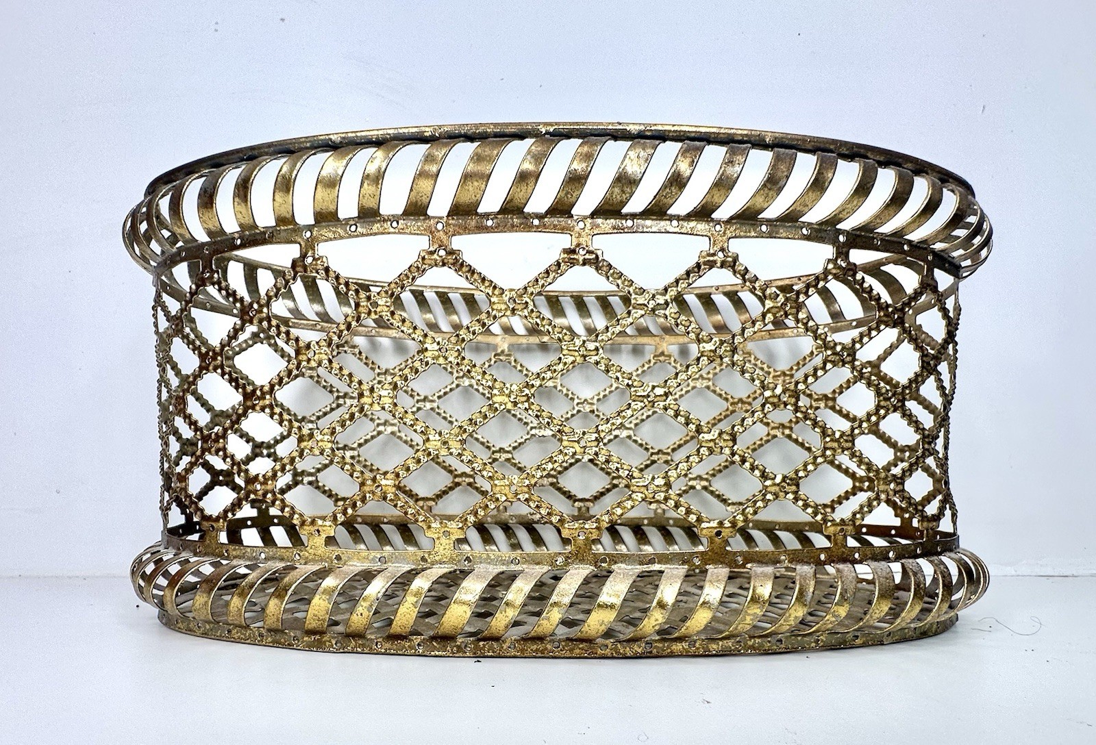 VTG 1950 Metal Oval Lattice Gold Openwork Fruit Bread Basket Diamond Pattern 12″