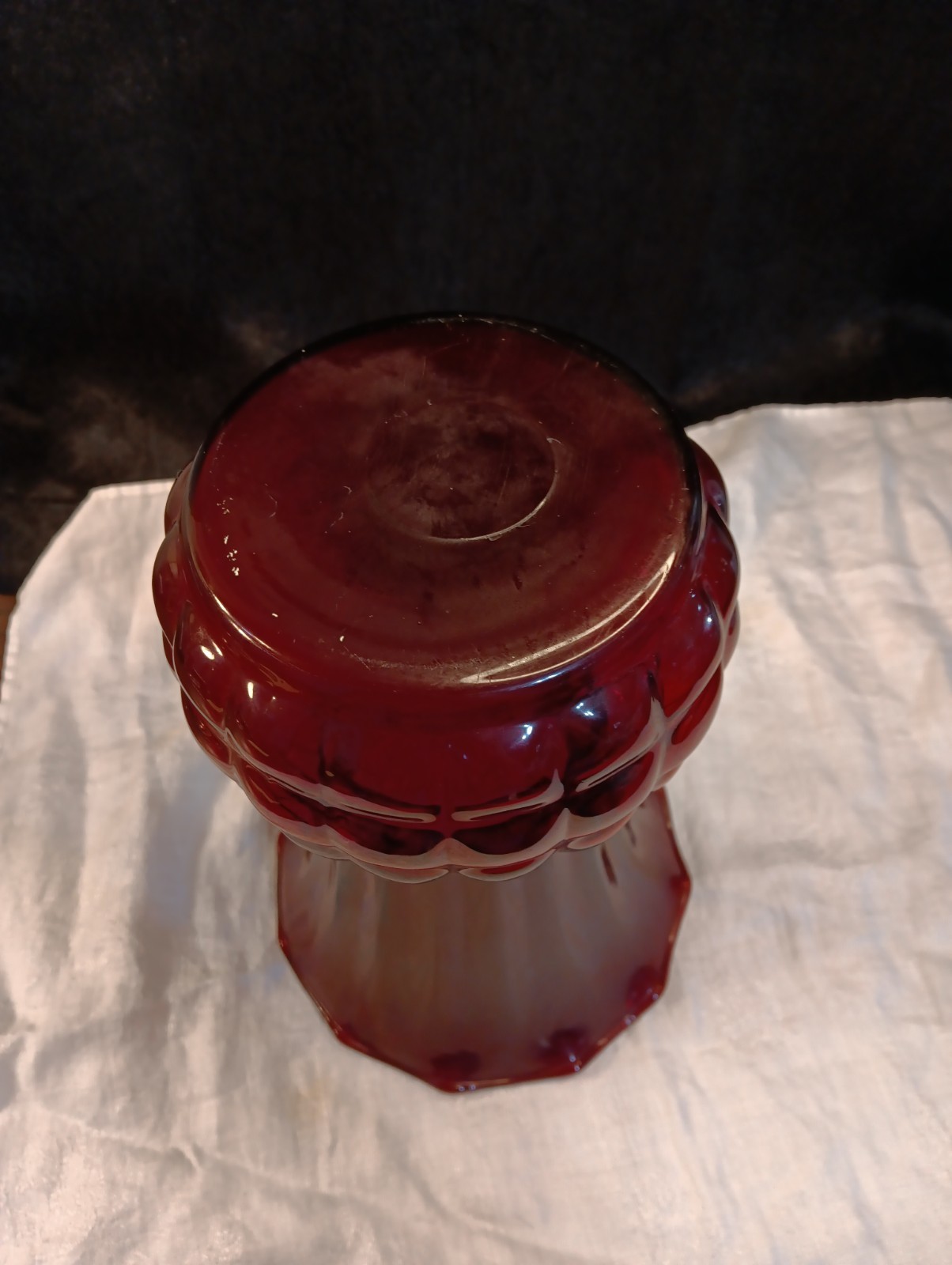 Vtg-9″ Anchor Hocking Royal Ruby Red Glass Vase-Pineapple Base-Scalloped Flared