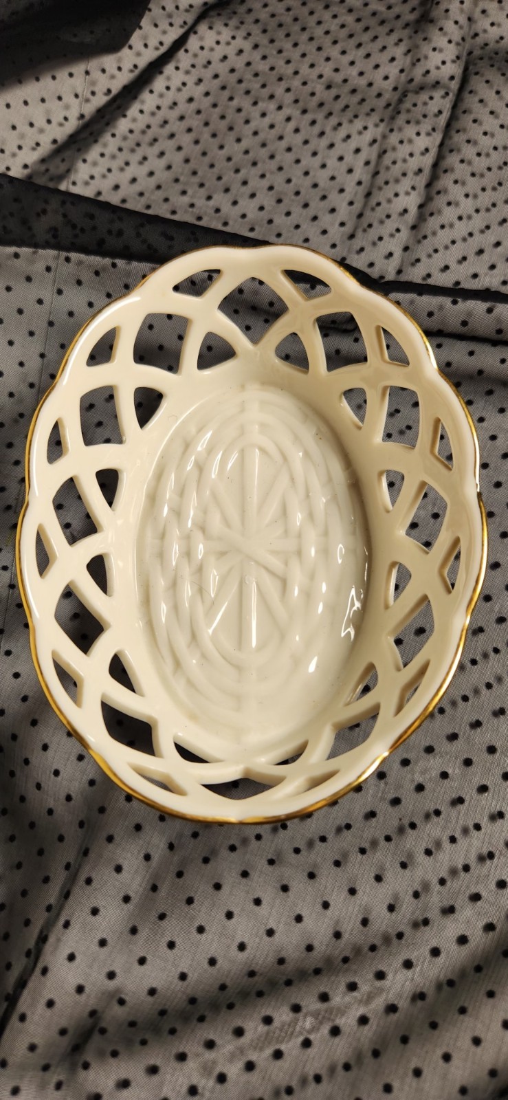 Lenox USA Porcelain Small Basket Ivory Color Lattice Weave Design Gold Trim. 6″