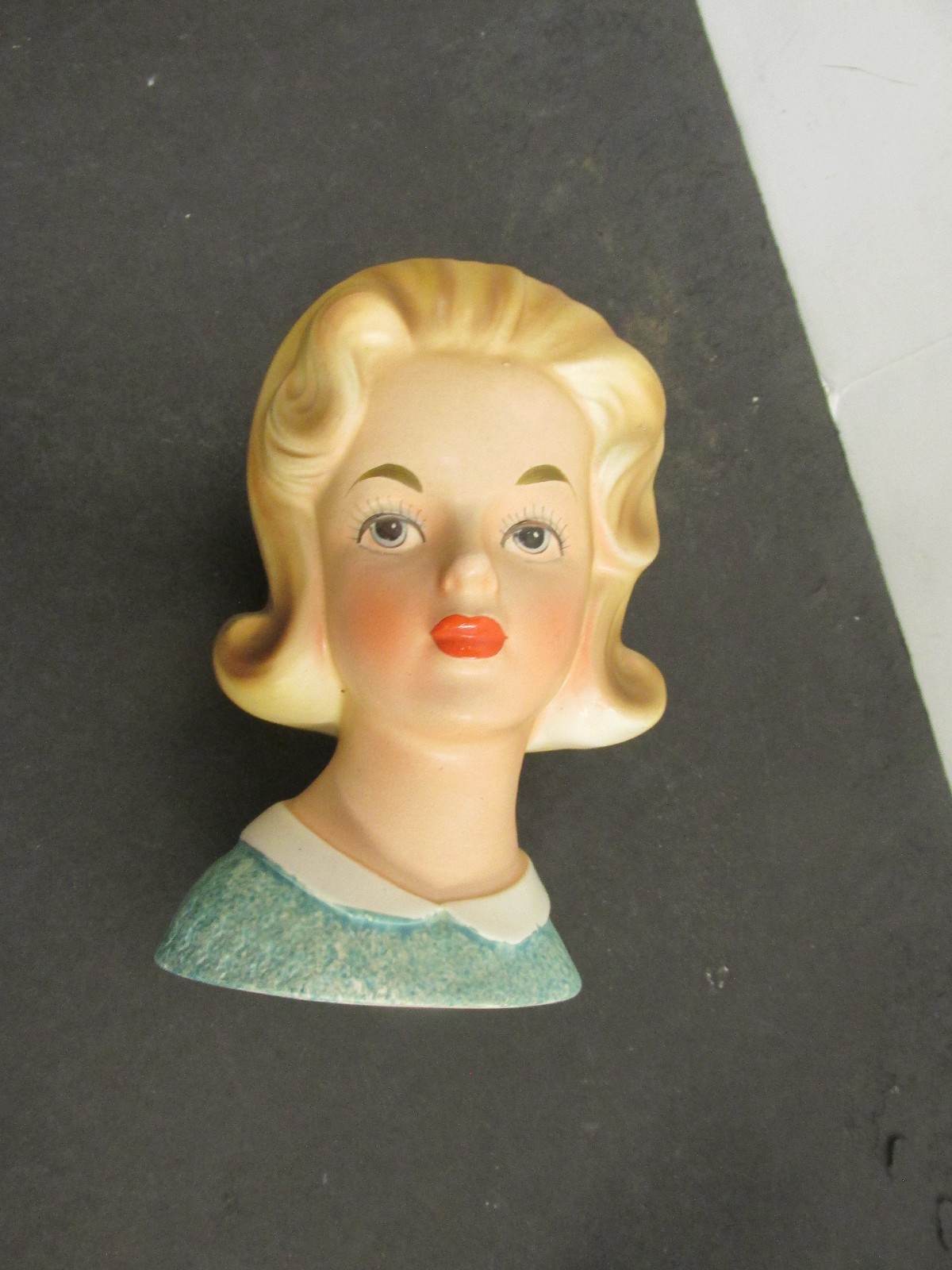 5 INCH INARCO E 2782 BLONDE GIRL WITH CURLS HAND PAINTED head vase