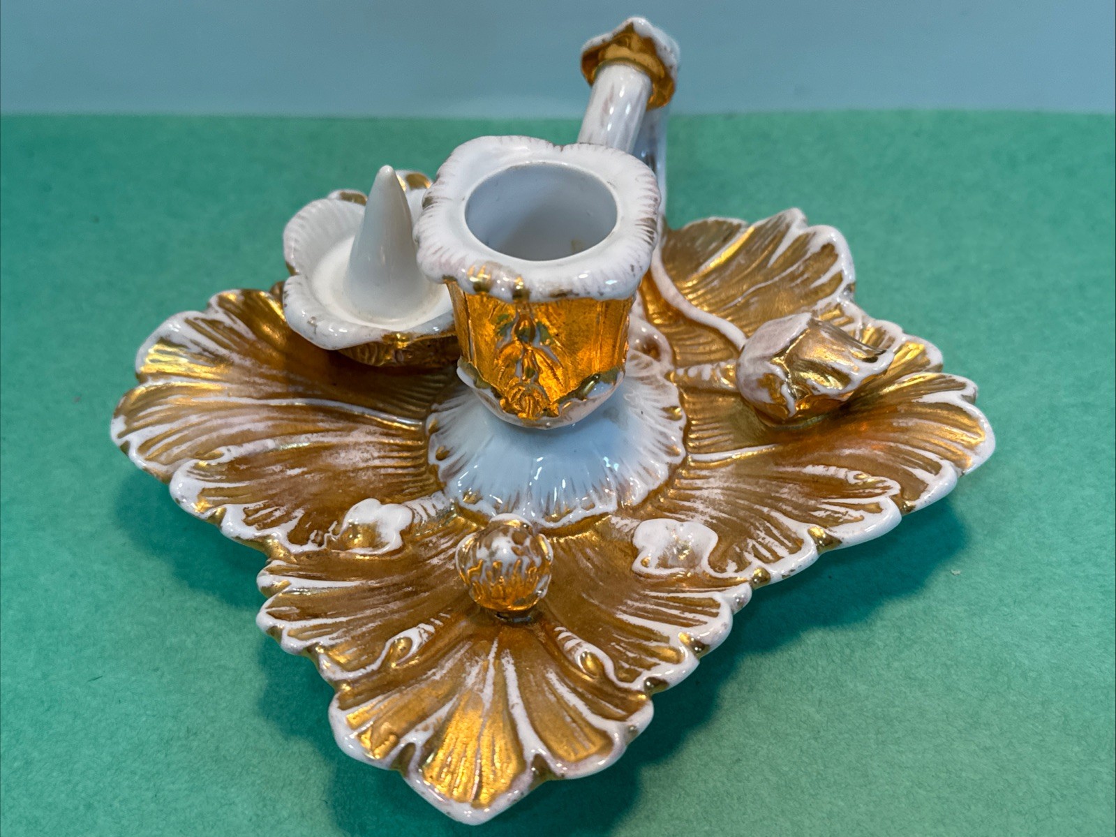 Meissen Figural Leaf Gold Gilt Chamber Stick Candle Holder antique rococo Chip