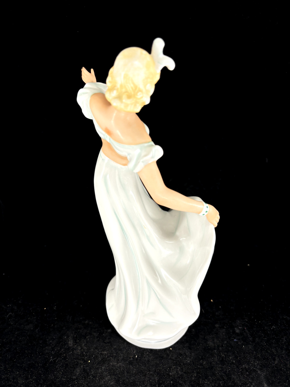 Vintage Schaubach Kunst Germany 10″ Dancing Girl Figurine in White