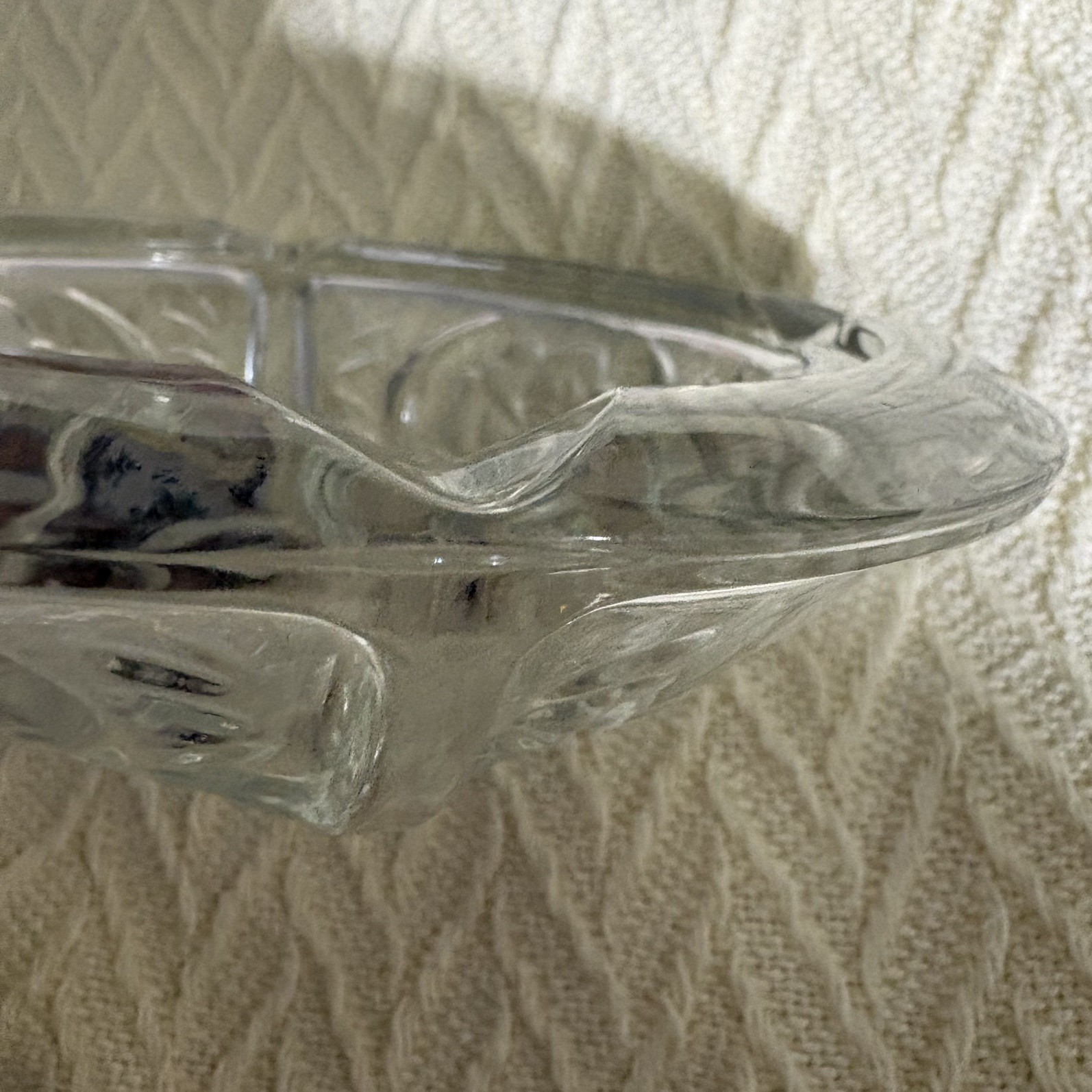 Vintage KIG INDONESIA 6″ Clear Heavy Glass 4 Slot Ashtray with Embossed Roses