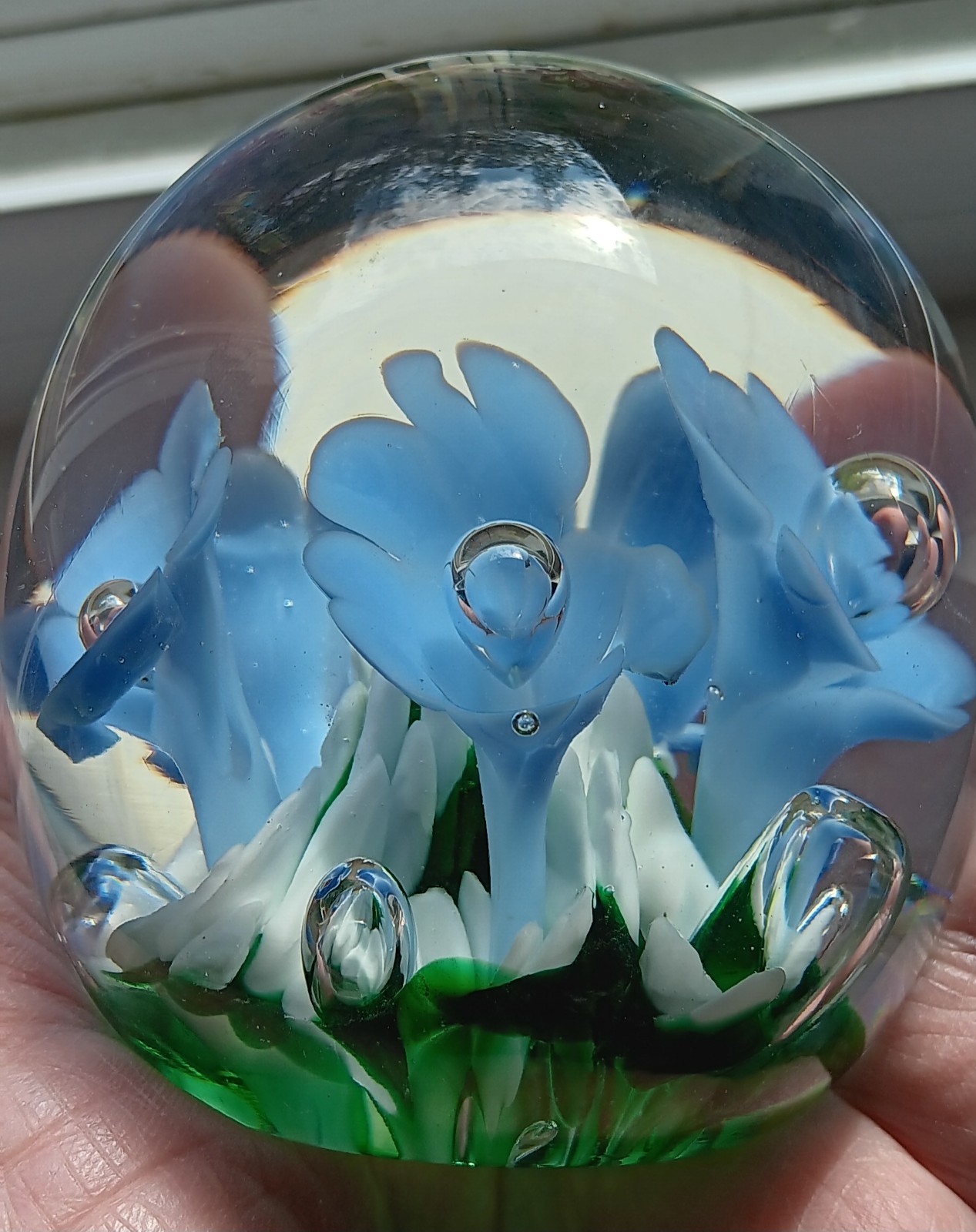 St. Clair – Blue Trumpet Flowers Art Glass Paperweight 1978 Controlled Bubbles